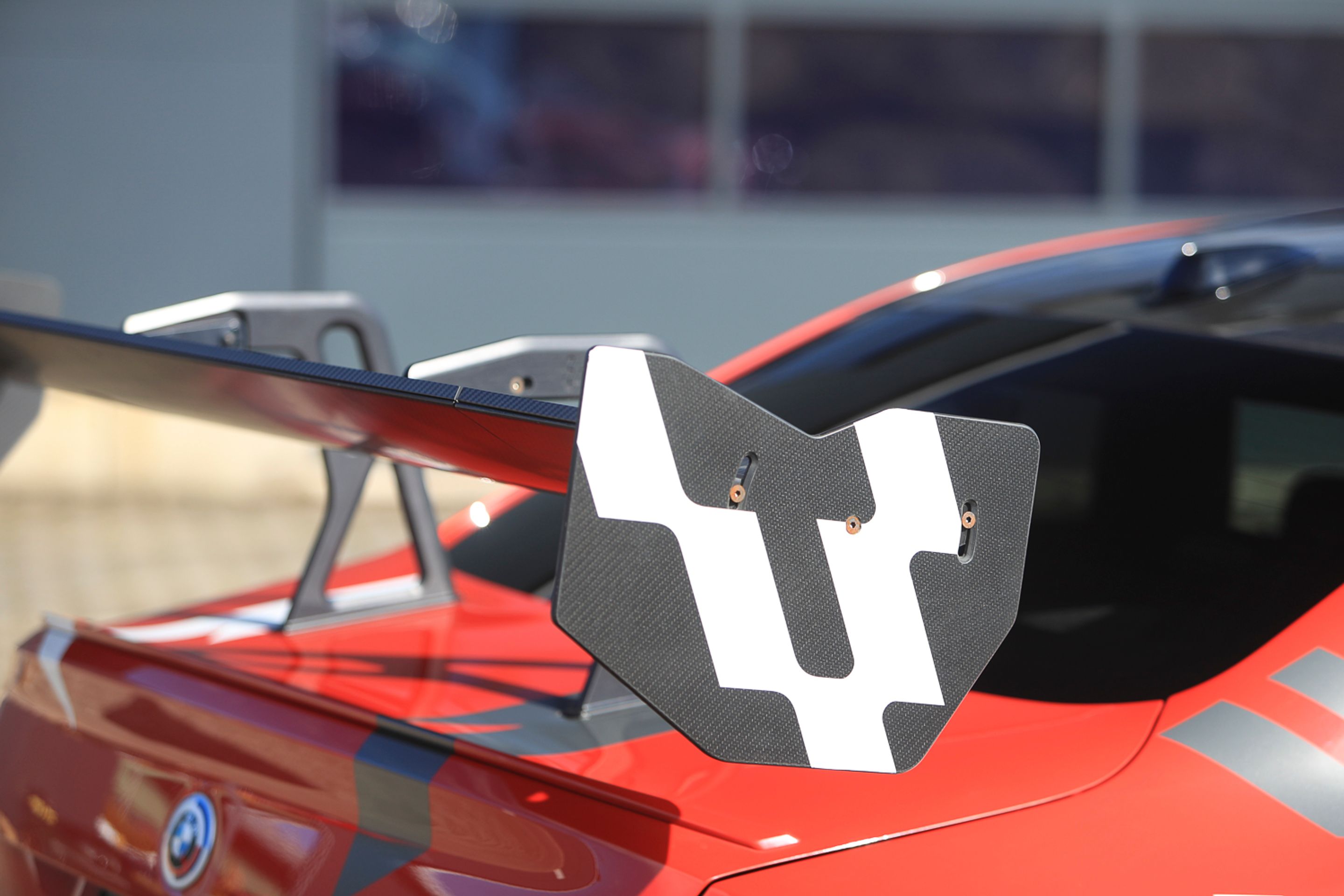 Red BMW G87 M2 with 19" VS-5RS Apex wheels in Motorsport Gold