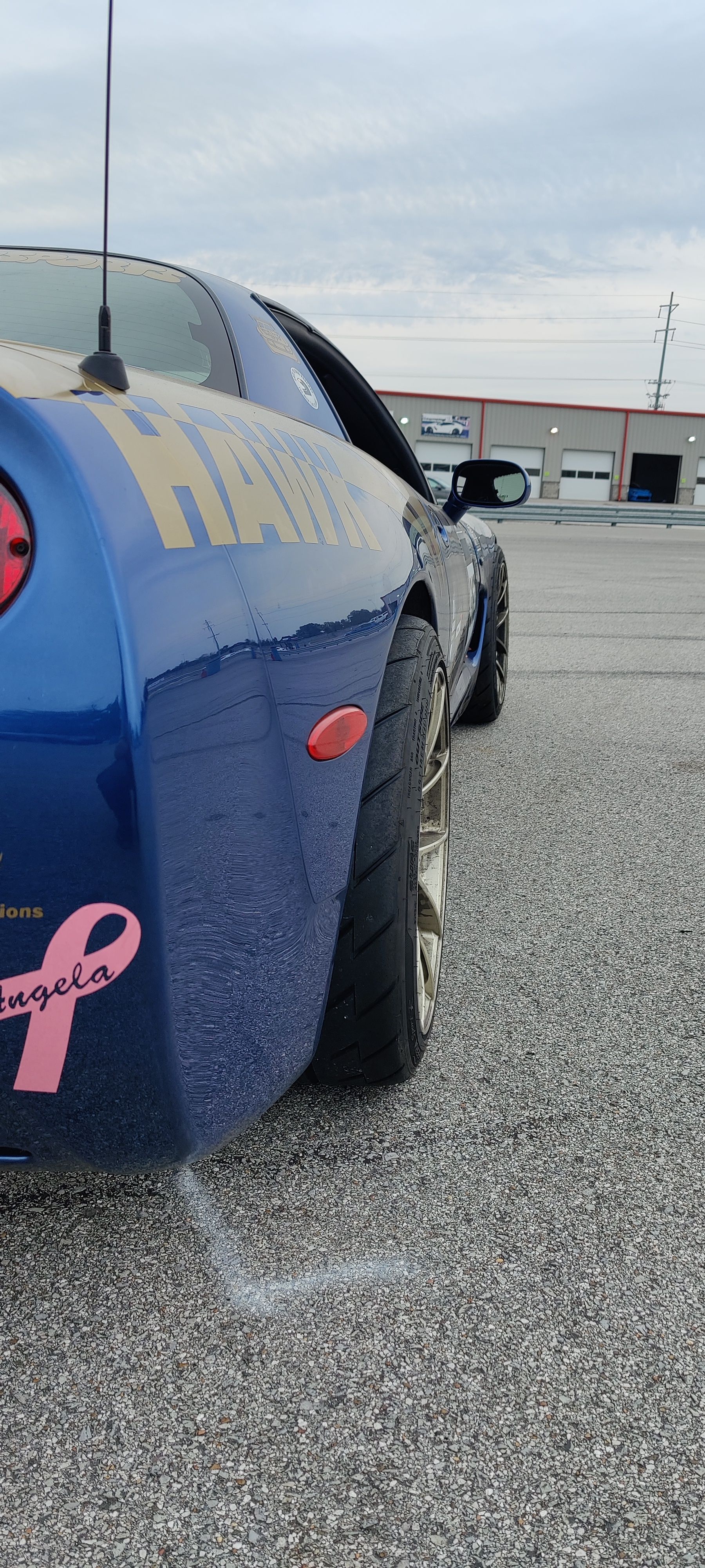 Blue Chevrolet C5 Corvette Z06 with 18" VS-5RS Apex wheels in Motorsport Gold