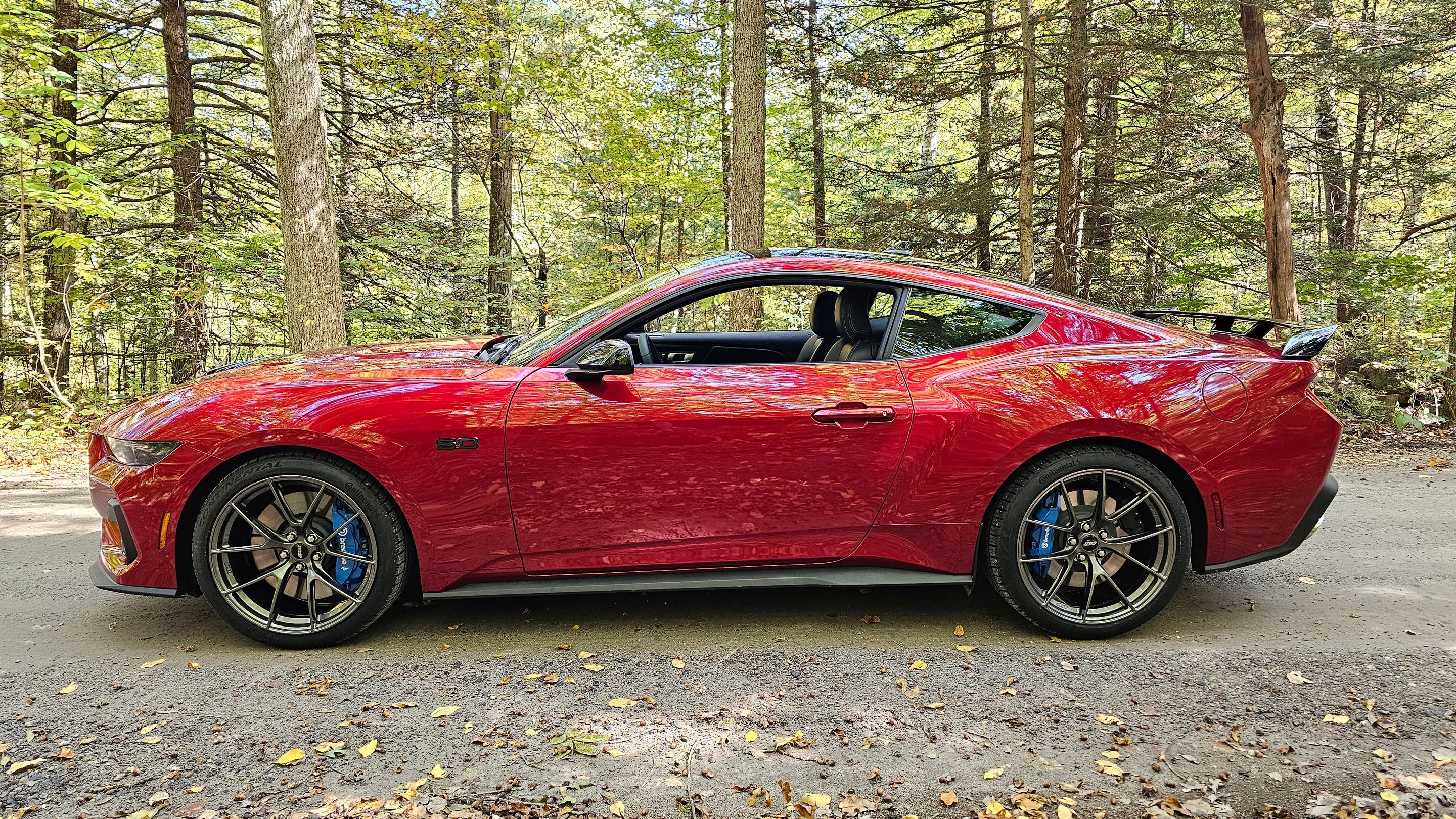 Red Ford S650 Mustang GT with 20" VS-5RS Apex wheels in Anthracite