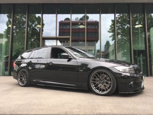 Black BMW 3 Series - ARC-8 in Anthracite
