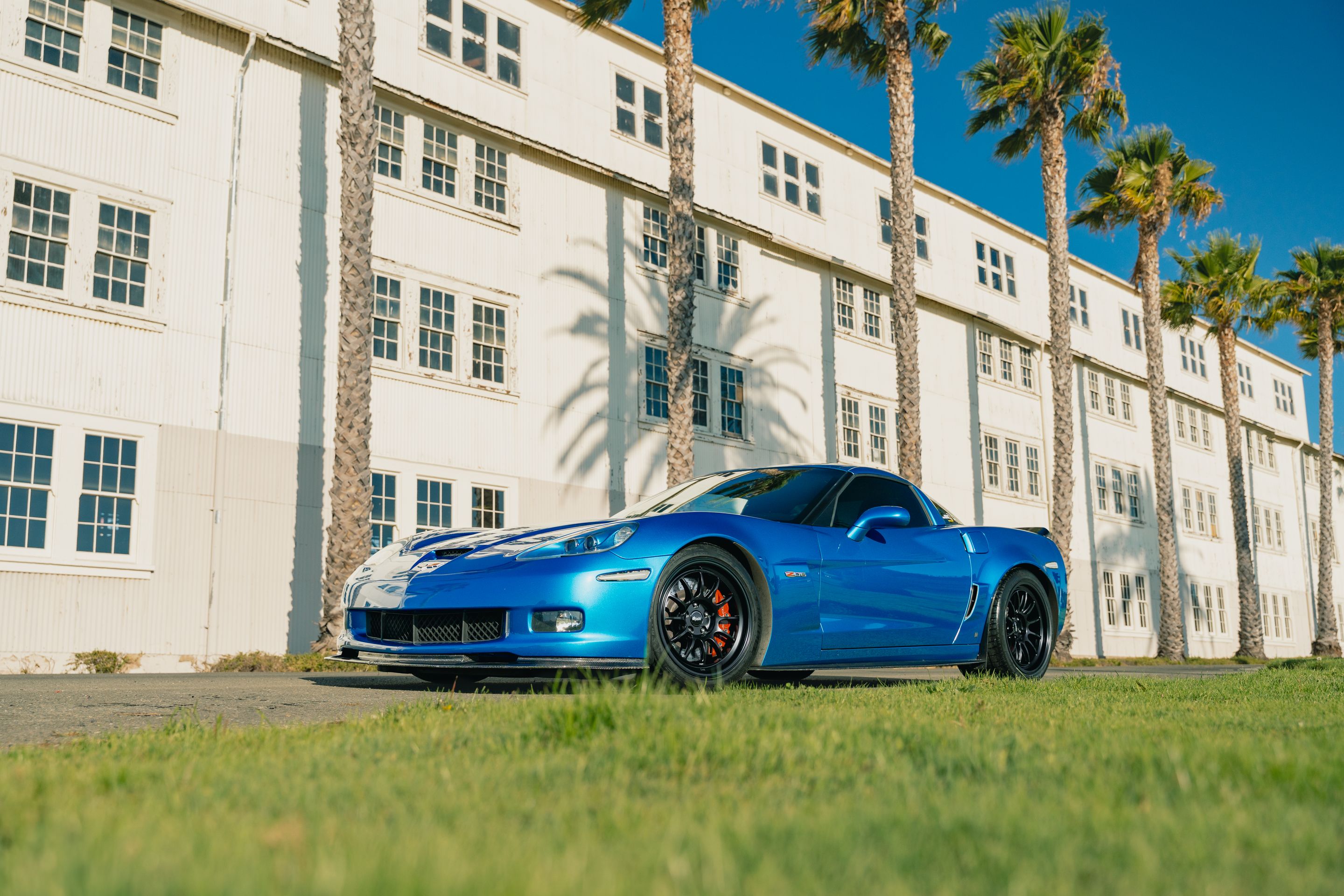 Blue Chevrolet C6 Corvette Z06 with 18"/19" TEST-S Apex wheels in Satin Black