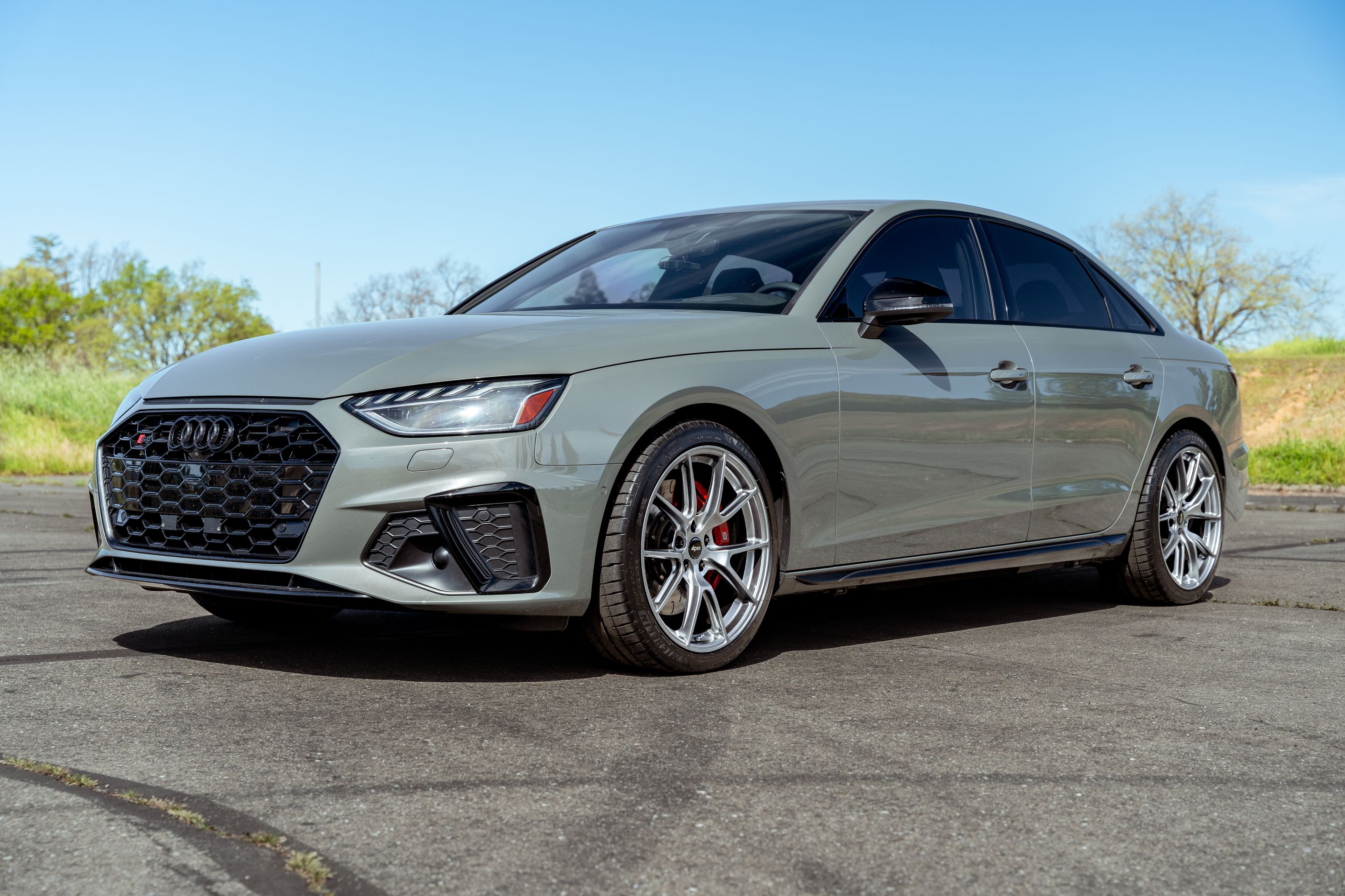 Grey Audi B9 S4 with 19" VS-5 Apex wheels in Hyper Black