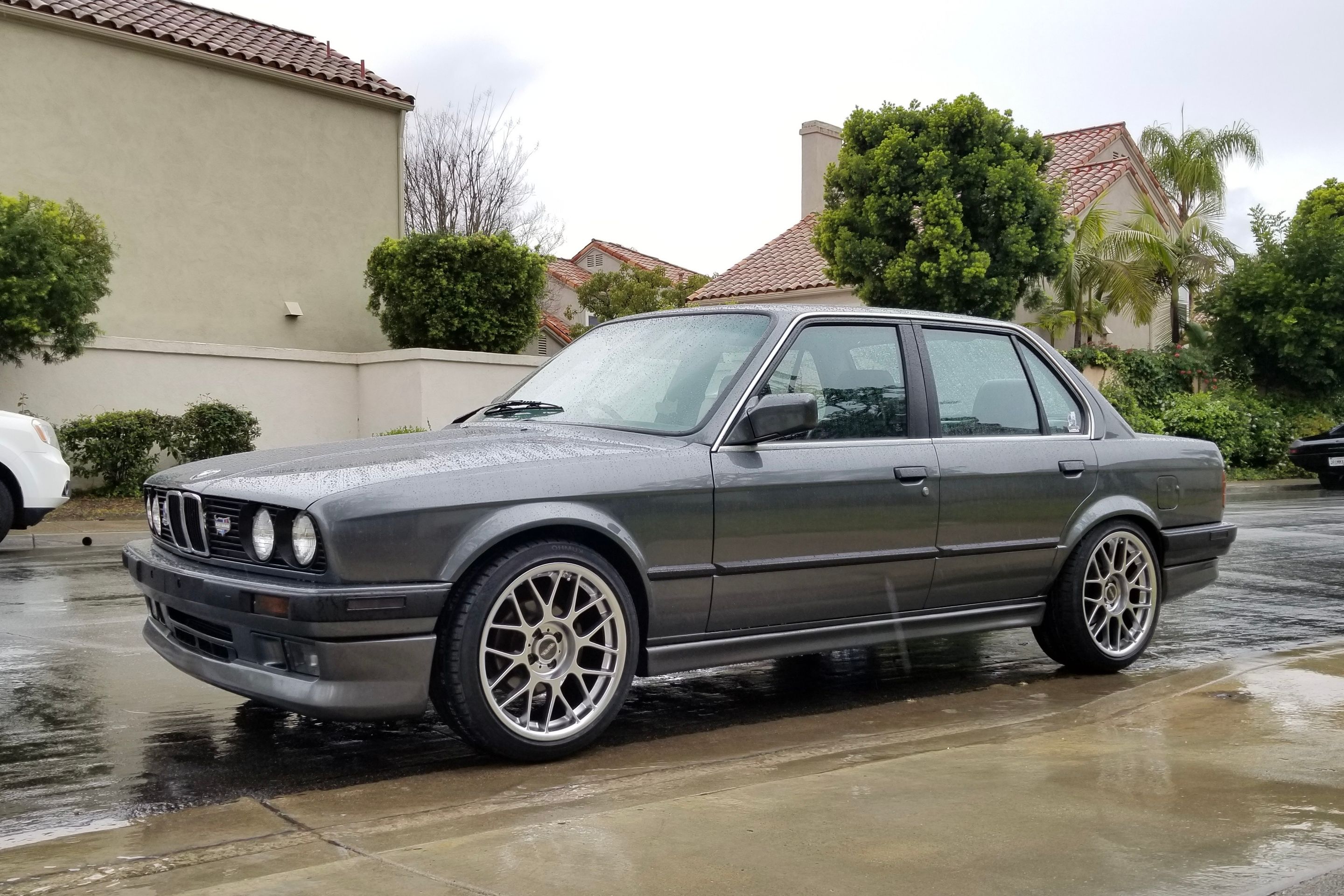 Grey BMW E30 3 Series with 17" ARC-8 Apex wheels in Hyper Silver