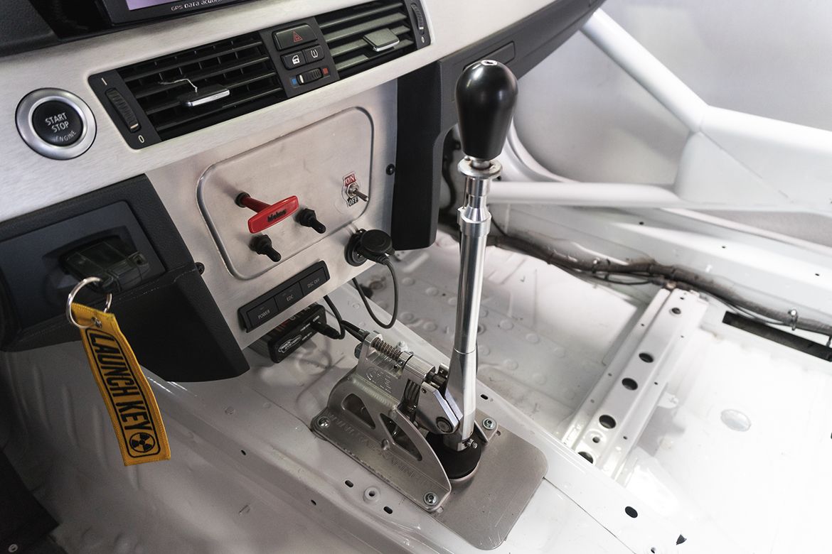 Blue BMW E92 Coupe M3 with 18" SM-10 Apex wheels in Anthracite