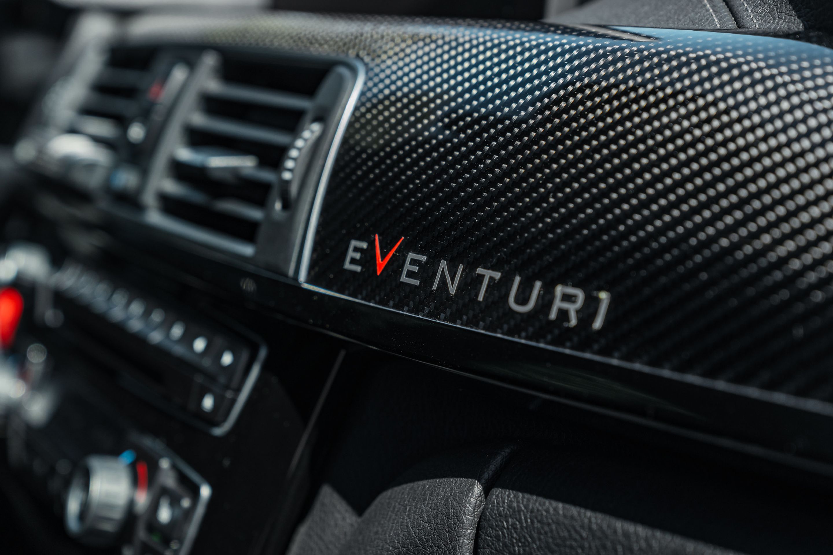 Red BMW F82 Coupe M4 with 19" VS-5RS Apex wheels in Anthracite