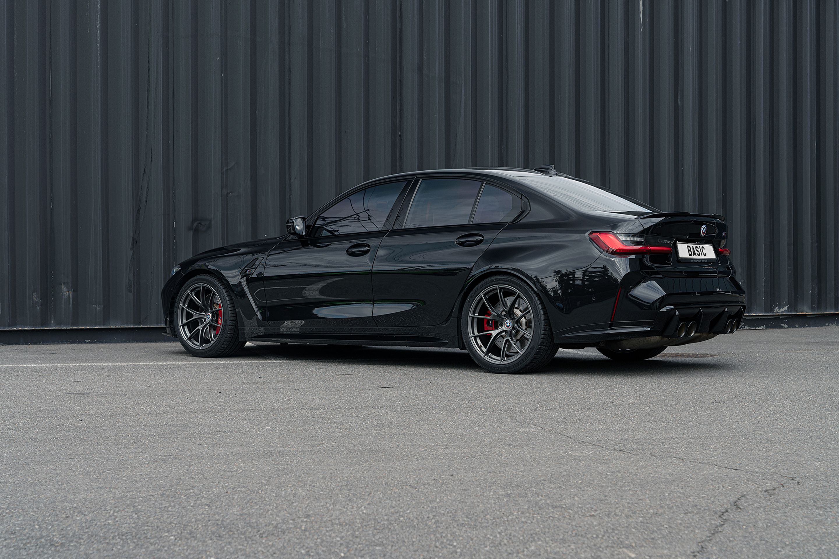 Black BMW G80 M3 with 19" VS-5RS Apex wheels in Anthracite