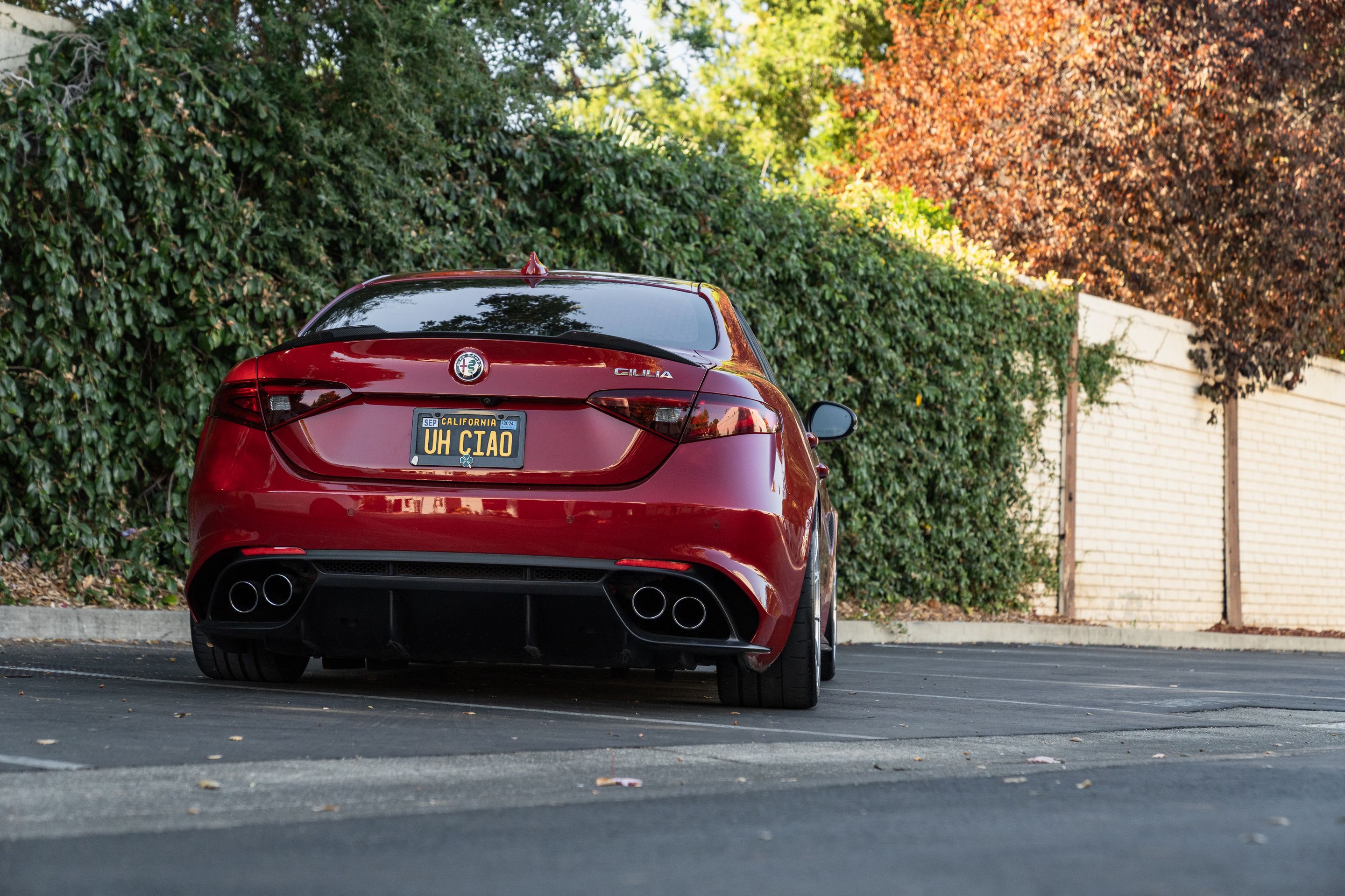 Red Alfa Romeo Giulia Quadrifoglio with 19" VS-5RS Apex wheels in Brushed Clear