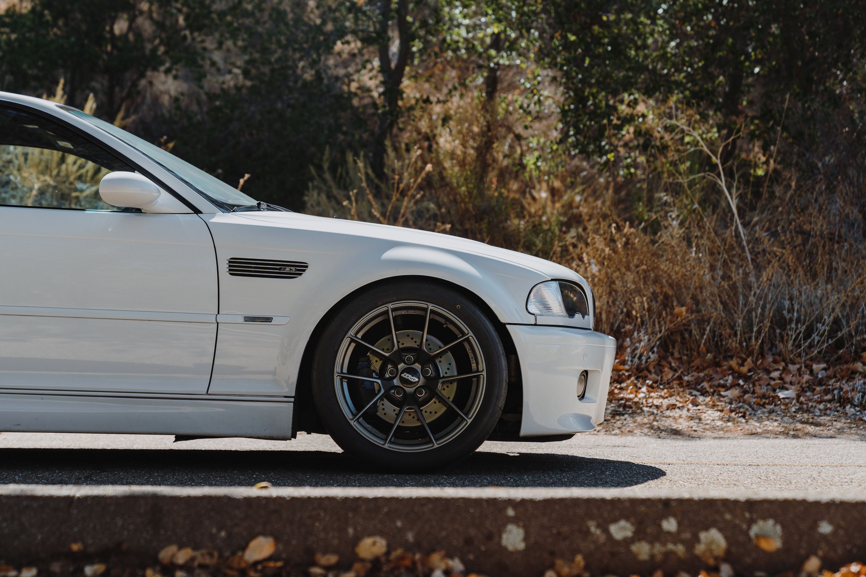White BMW E46 M3 with 18" VS-5RS Apex wheels in Anthracite