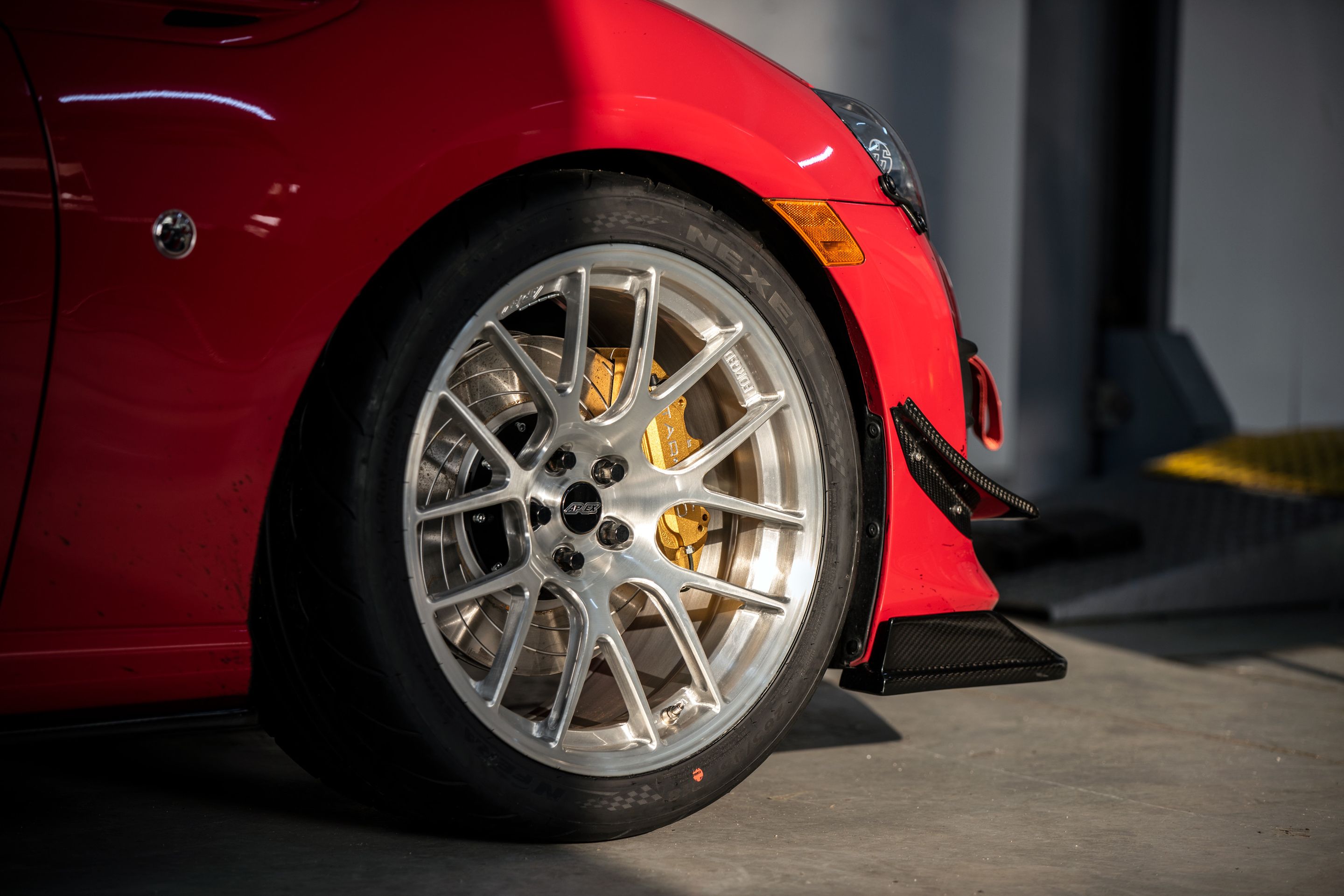 Red Toyota 86 / GT86 / FT86 with 18" EC-7R Apex wheels in Brushed Clear