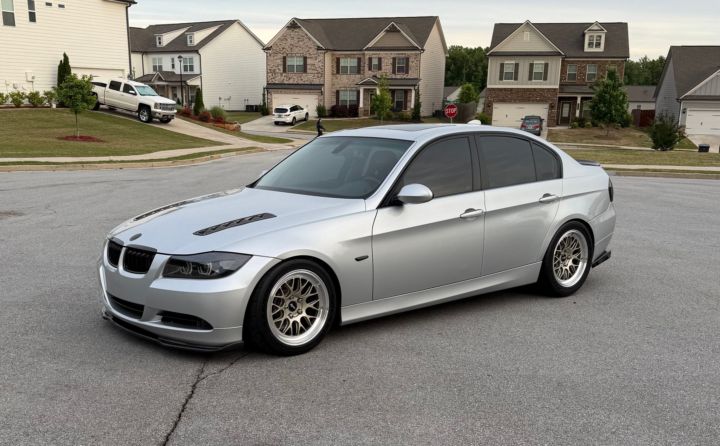 Silver BMW E90 Sedan 3 Series with 17" ML-10RT Apex wheels in Machined Lip Gloss Motorsport Gold