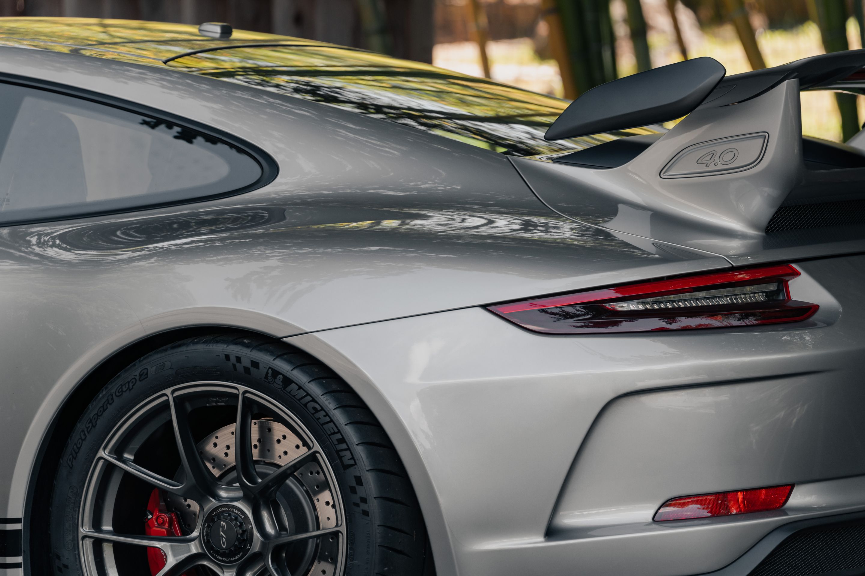 Silver Porsche 911 991.2 GT3 with 19" VS-5RS Apex wheels in Anthracite