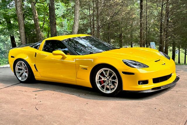 Chevrolet C6 Corvette Z06 with 18"/19" VS-5RS in Brushed Clear