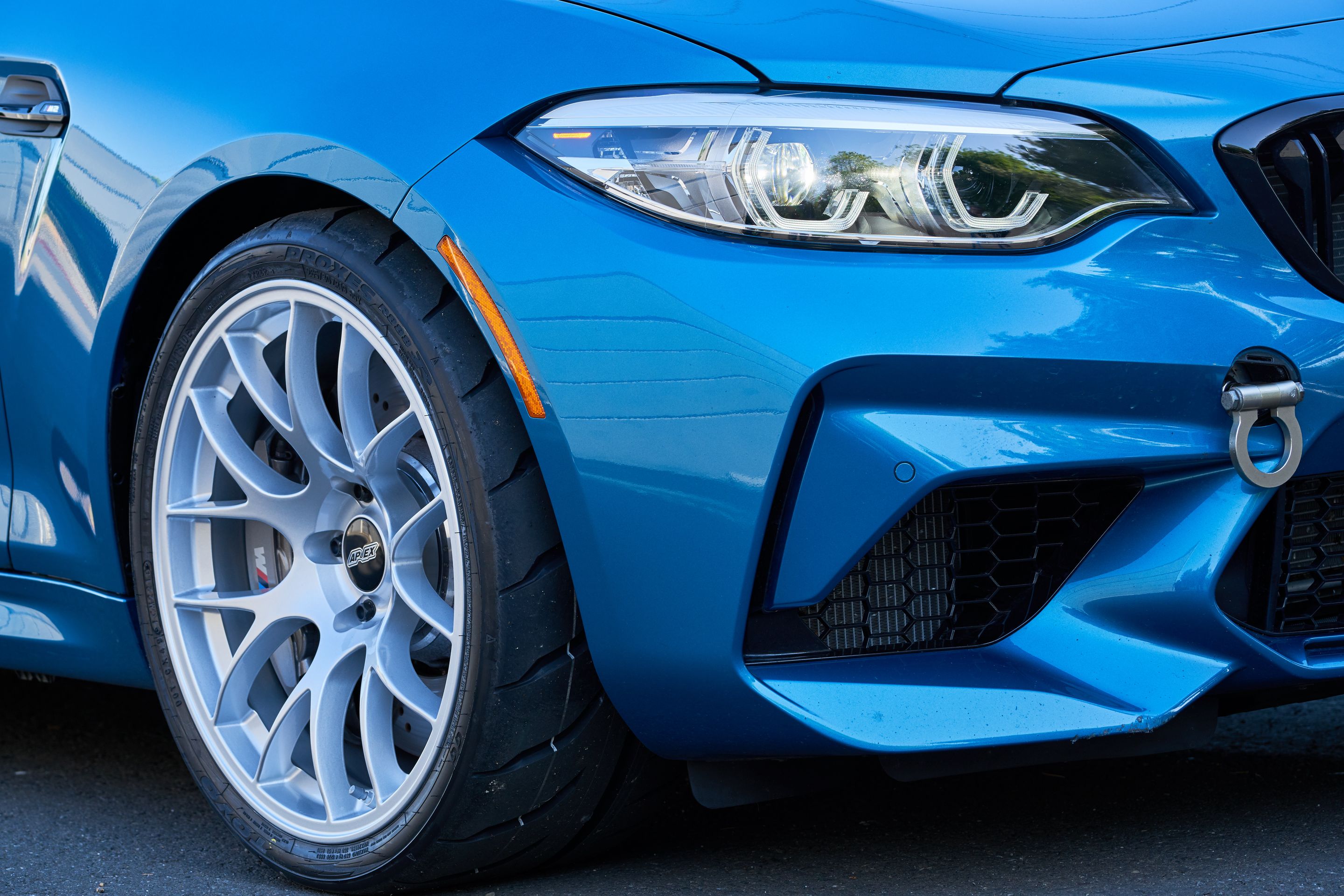 Blue BMW F87 M2 with 19" EC-7 Apex wheels in Race Silver