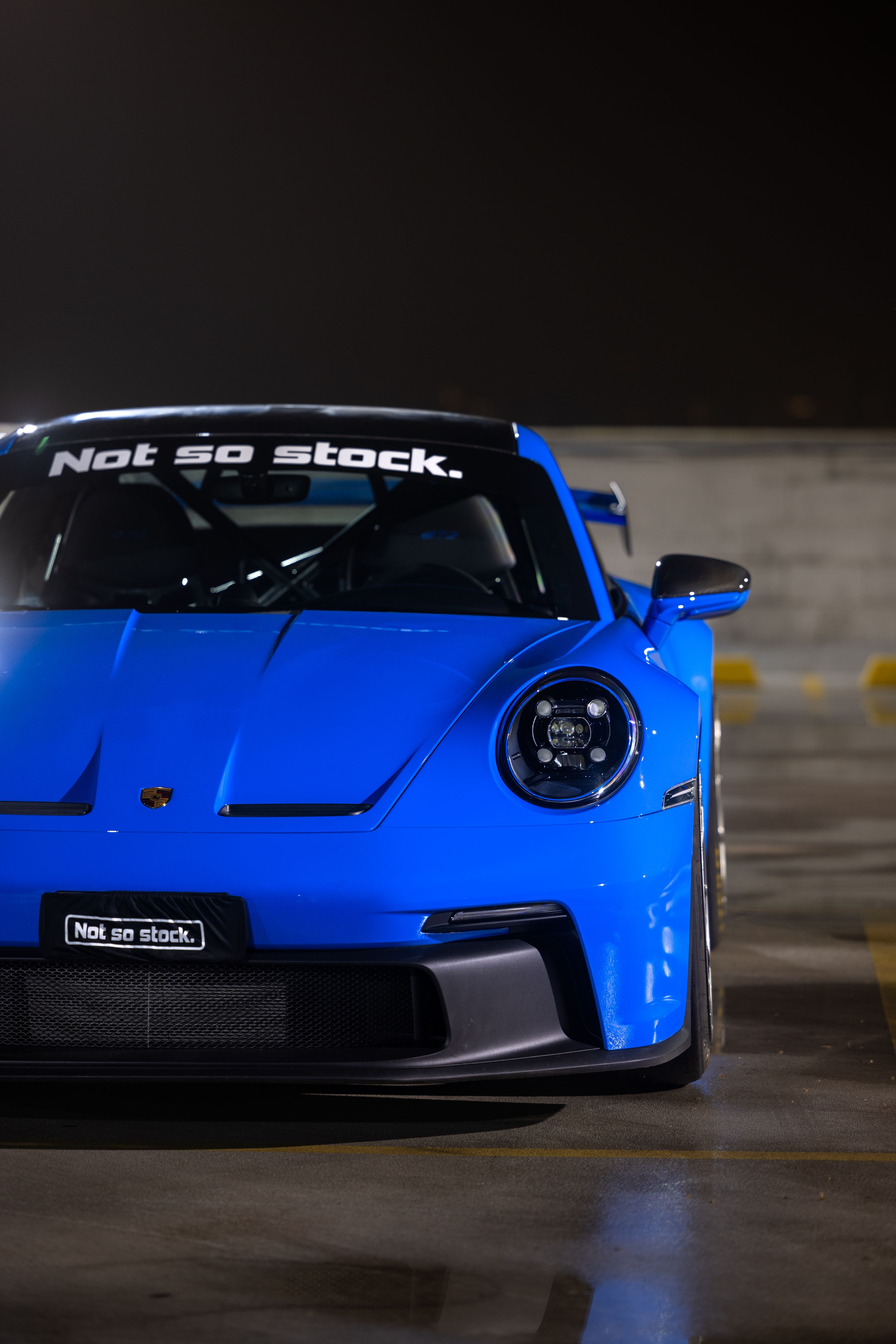 Blue Porsche 911 992.1 GT3 with 19" VS-5RS Apex wheels in Anthracite
