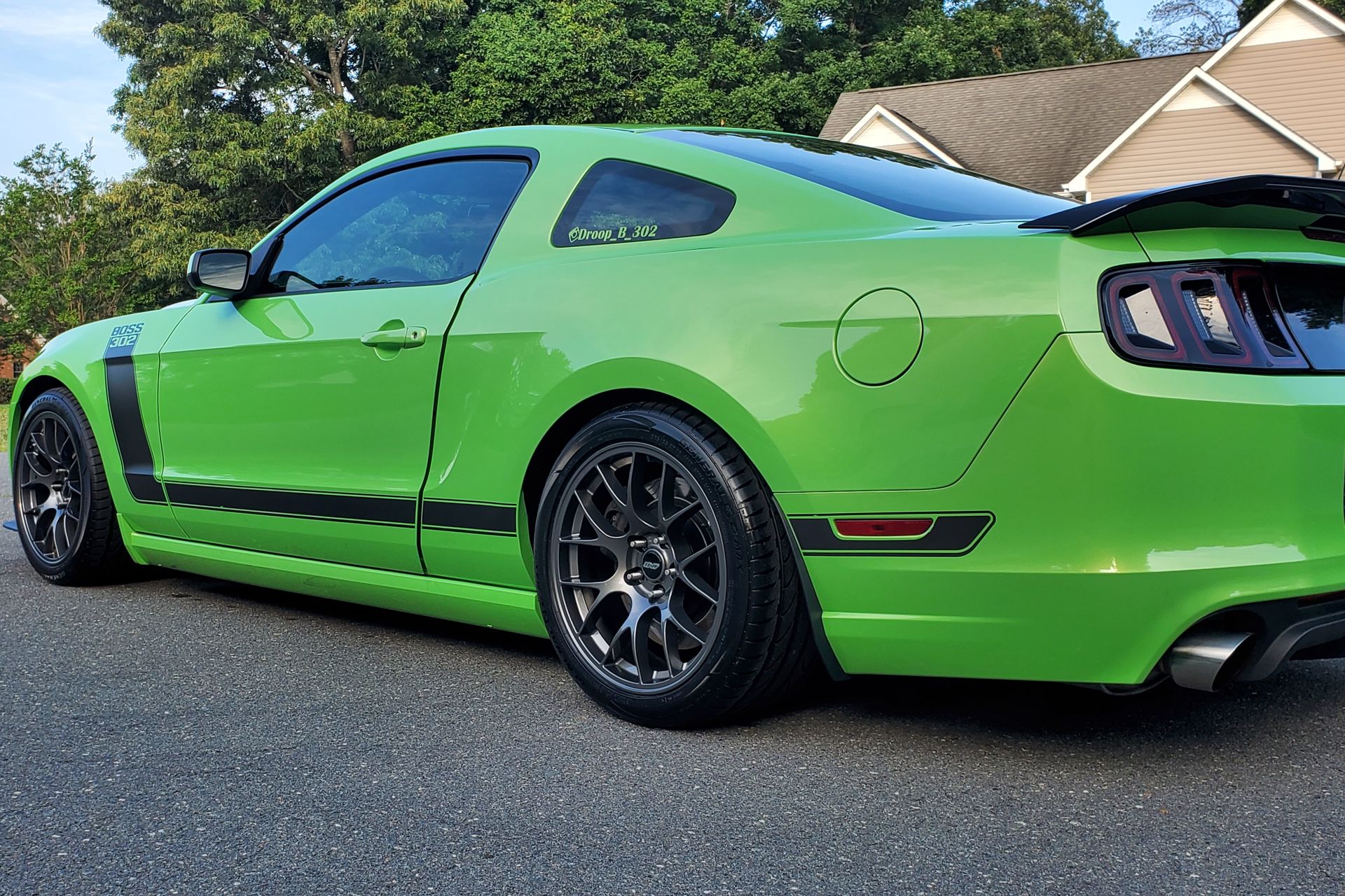 Ford S197 Mustang GT with 18