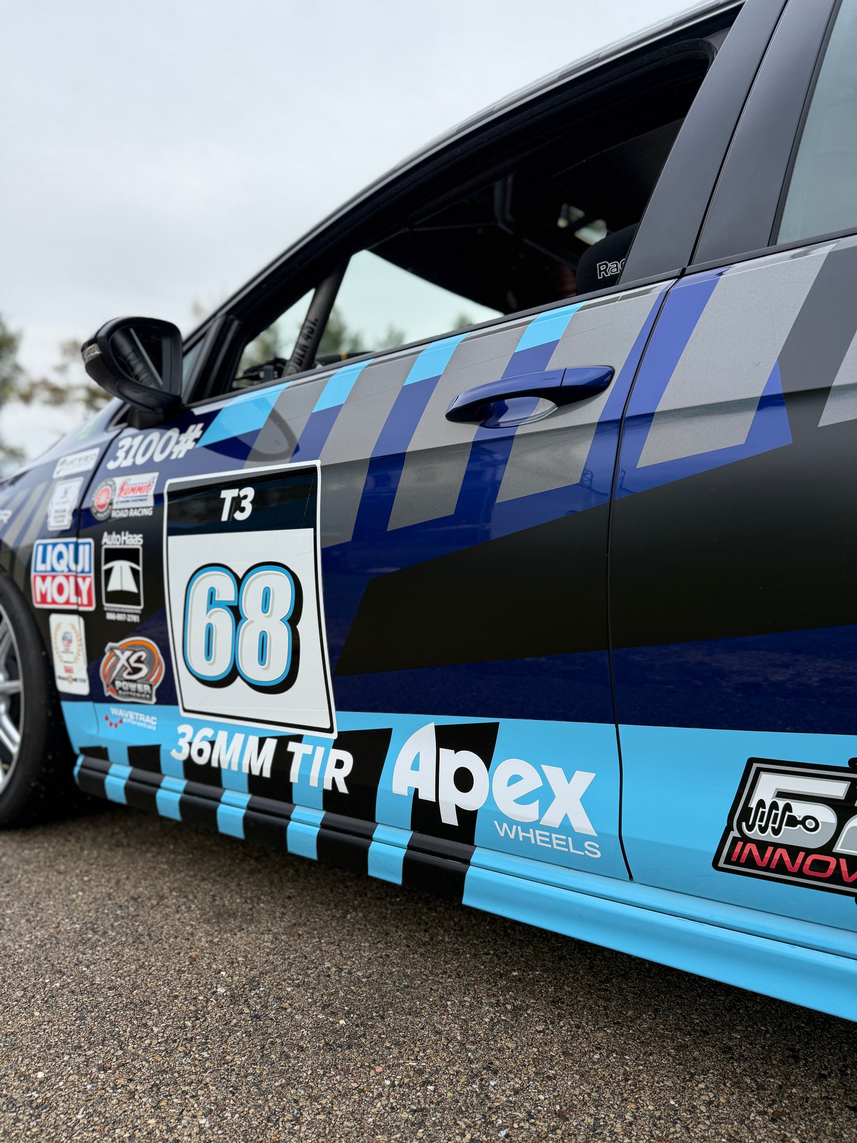 Race Livery VW MK7 Golf R with 18" SM-10 Apex wheels in Race Silver