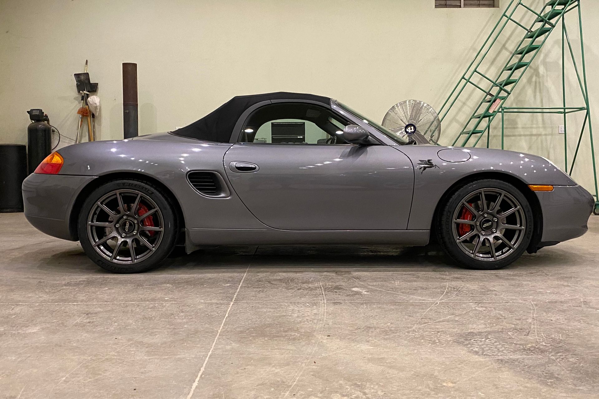 Porsche 986 Boxster with 18