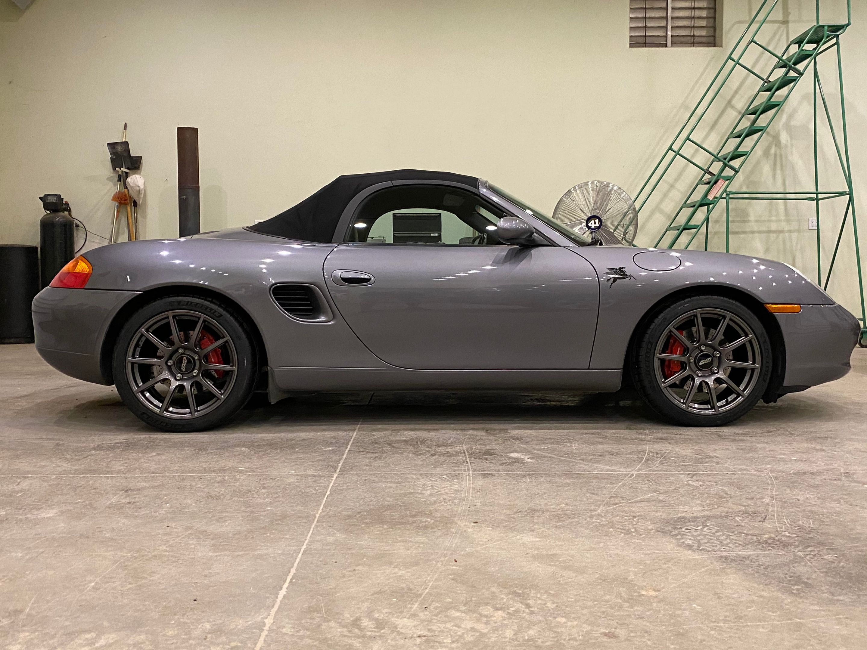 Grey Porsche 986 Boxster with 18" SM-10 Apex wheels in Anthracite