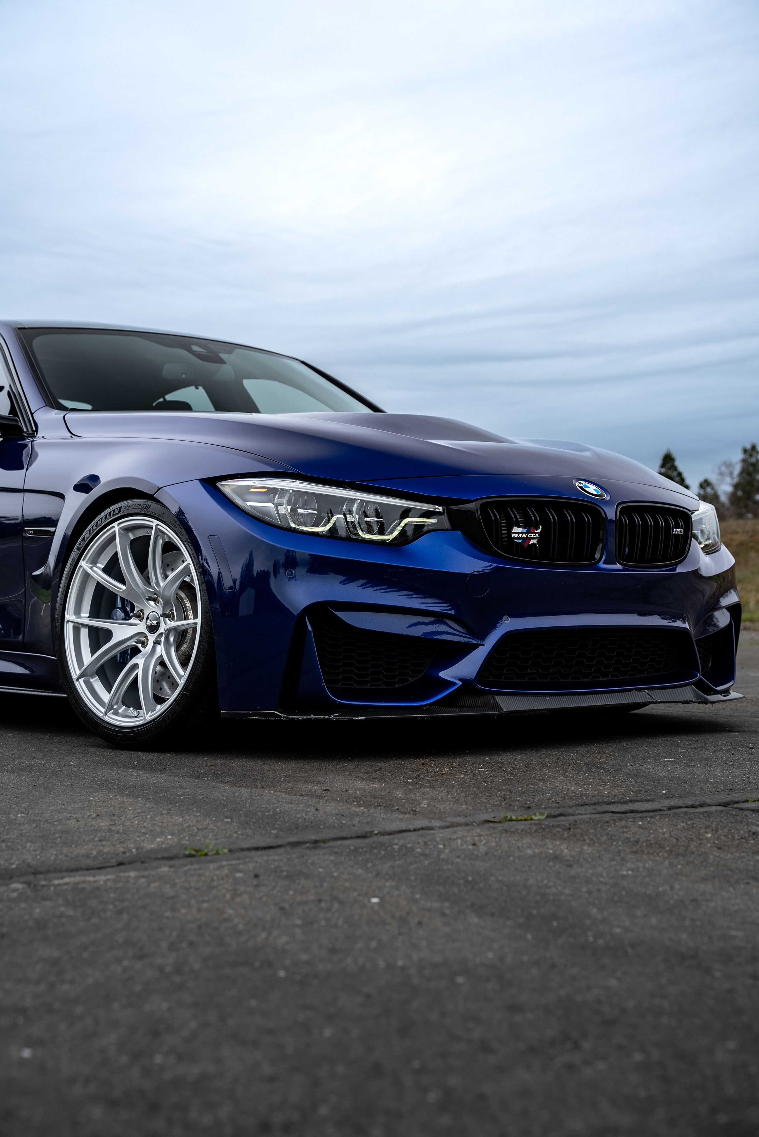 Blue BMW F80 M3 with 19" VS-5 Apex wheels in Race Silver