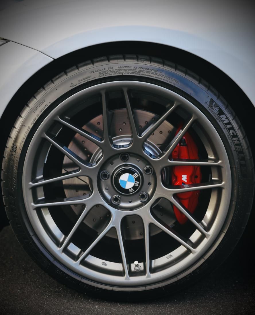 Silver BMW F31 Wagon 3 Series with 19" ARC-8 Apex wheels in Anthracite