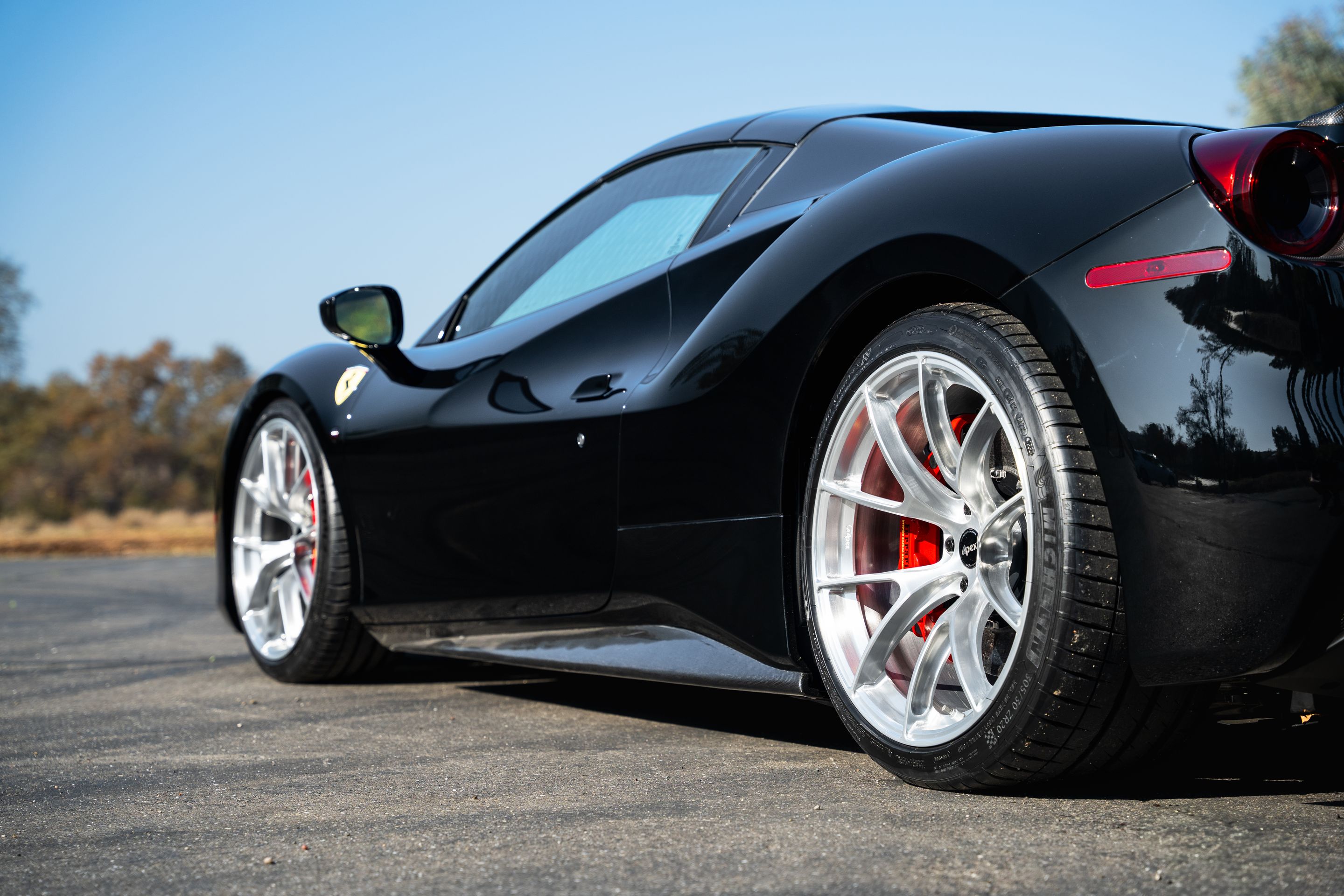 Black Ferrari 488 with 20" VS-5RS Apex wheels in Brushed Clear