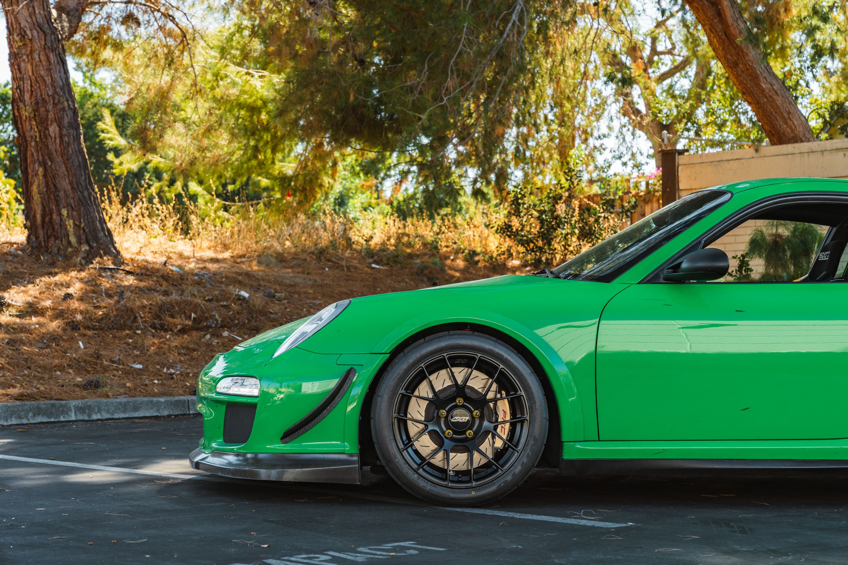 Green Porsche 911 997 GT3 RS with 18" EC-7RS Apex wheels in Satin Black