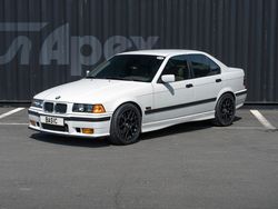 White BMW 3 Series - ARC-8 in Satin Black