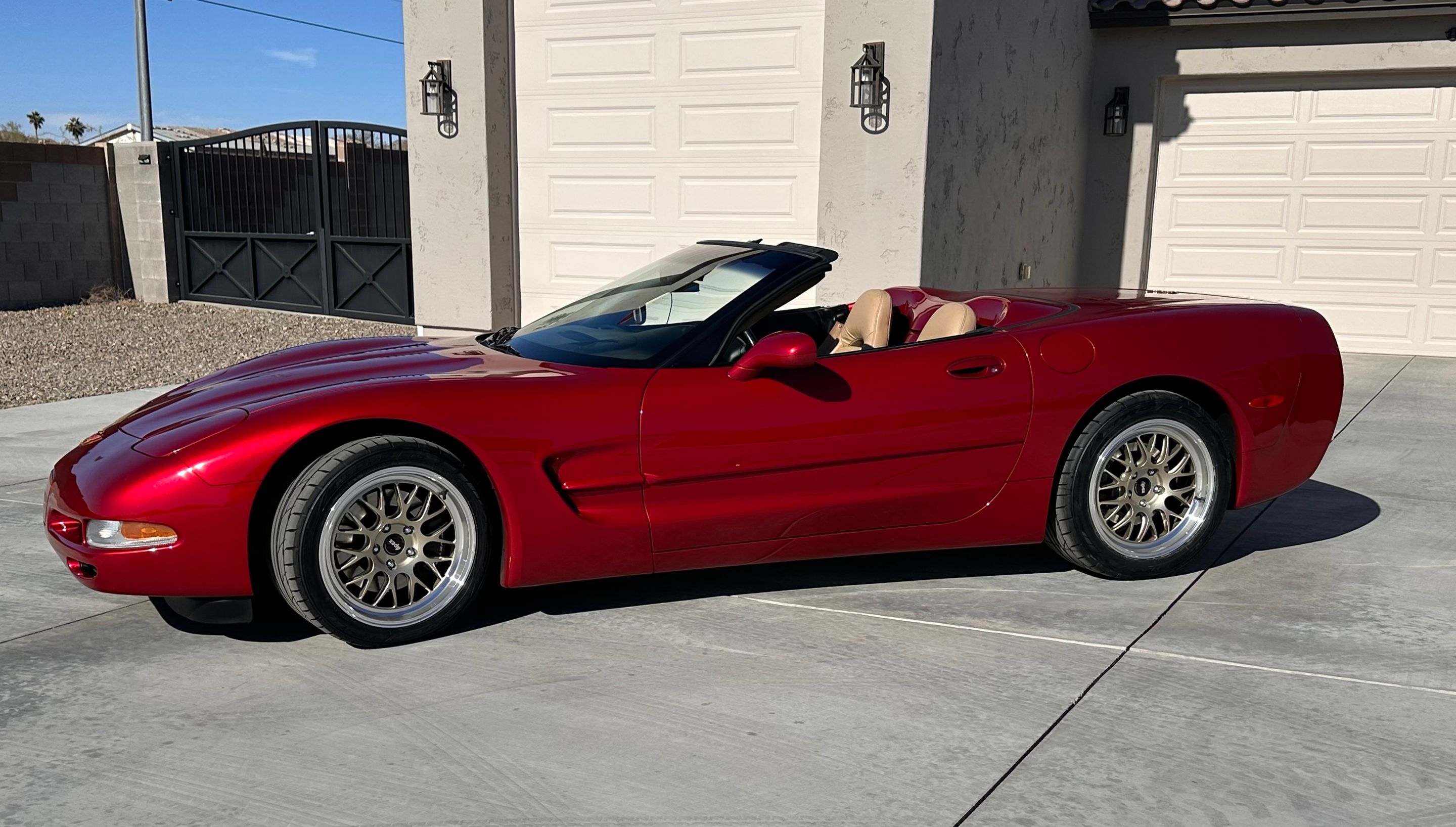 Red Chevrolet C5 Corvette Base/Z51 with 18" ML-10RT Apex wheels in Machined Lip Gloss Motorsport Gold
