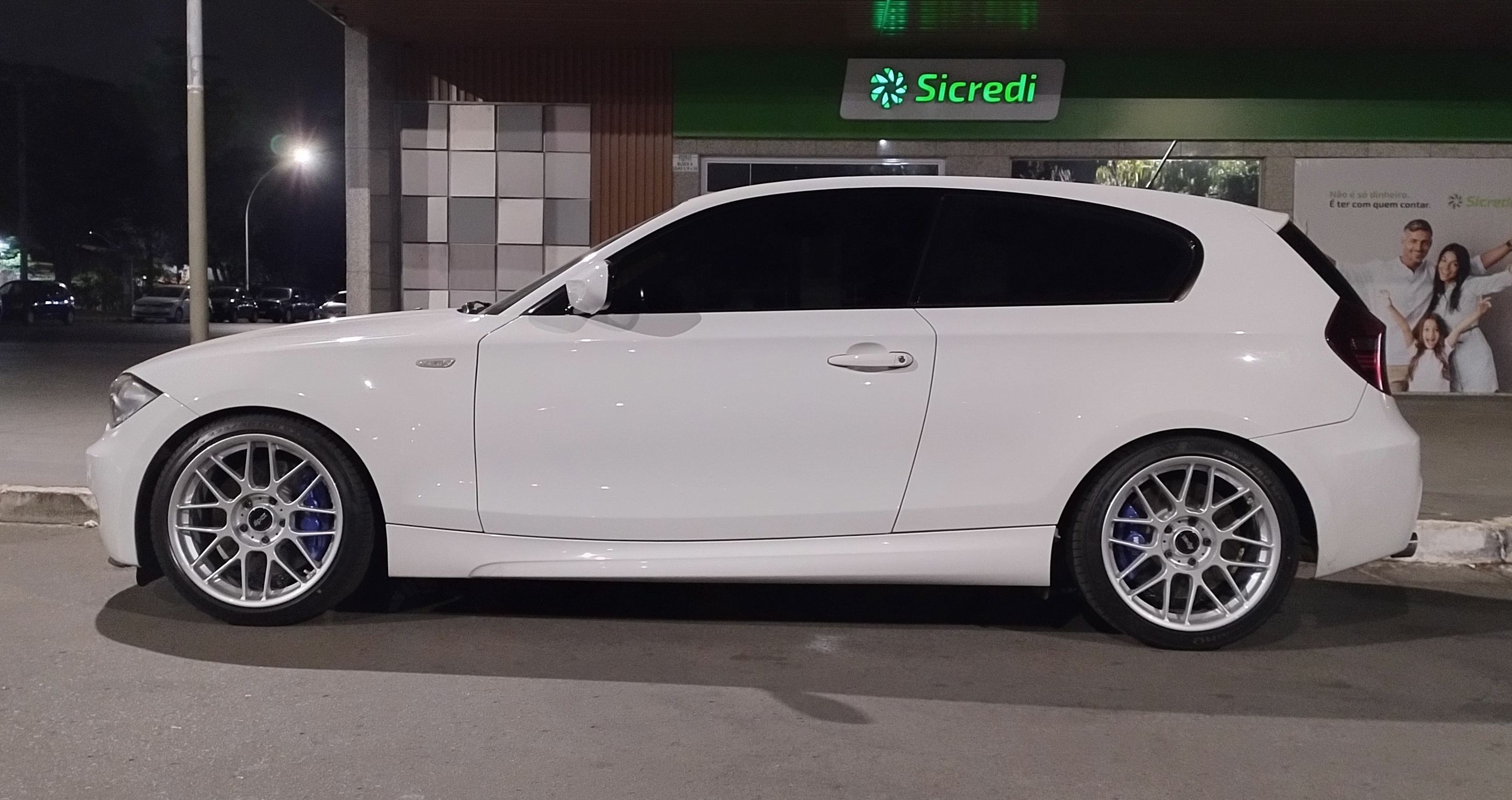 White BMW F20 Hatchback 1 Series with 18" ARC-8 Apex wheels in Race Silver