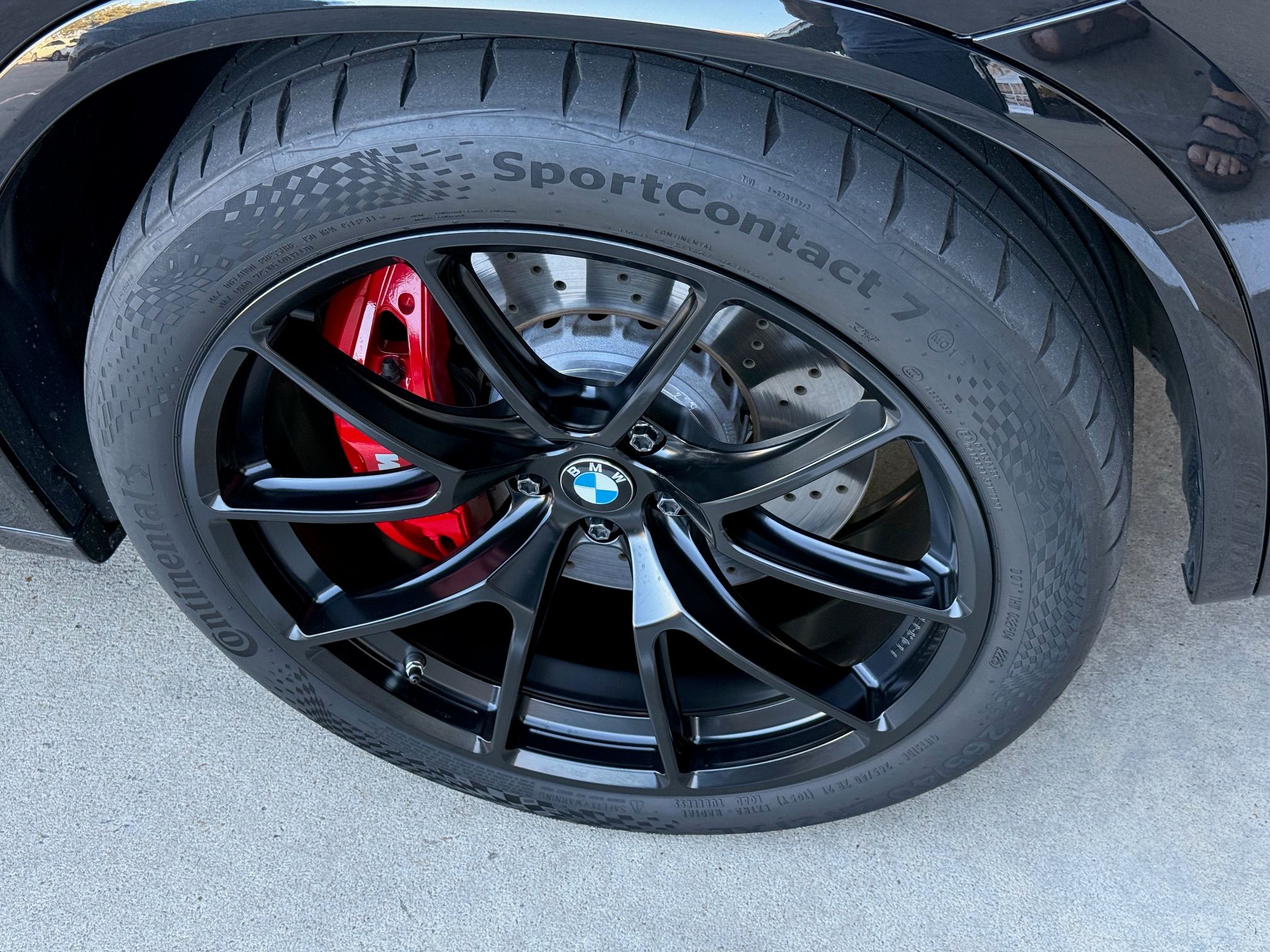 Black BMW F98 X4M with 21" VS-5RX Apex wheels in Satin Black