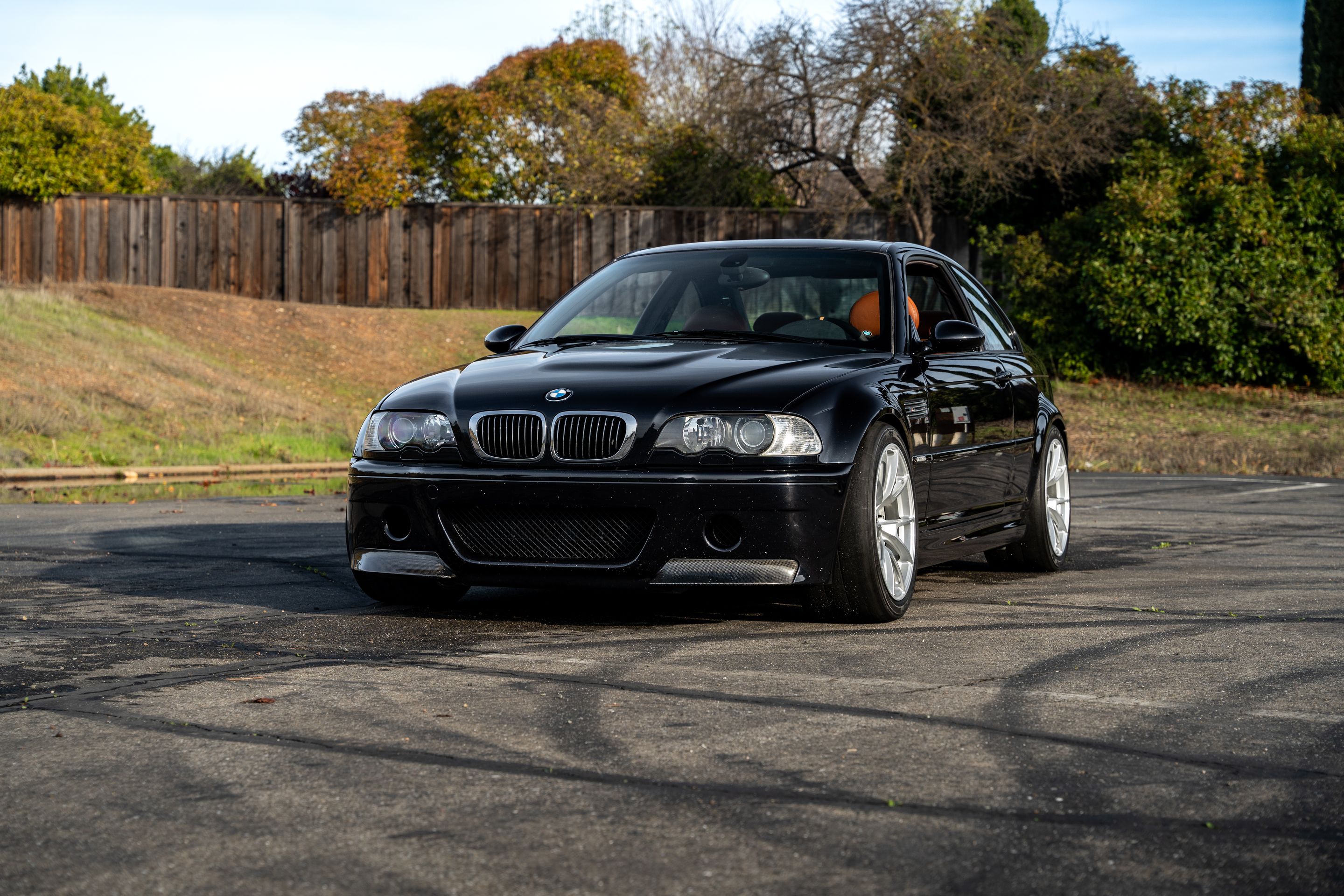 Black BMW E46 M3 with 18" VS-5 Apex wheels in Race Silver