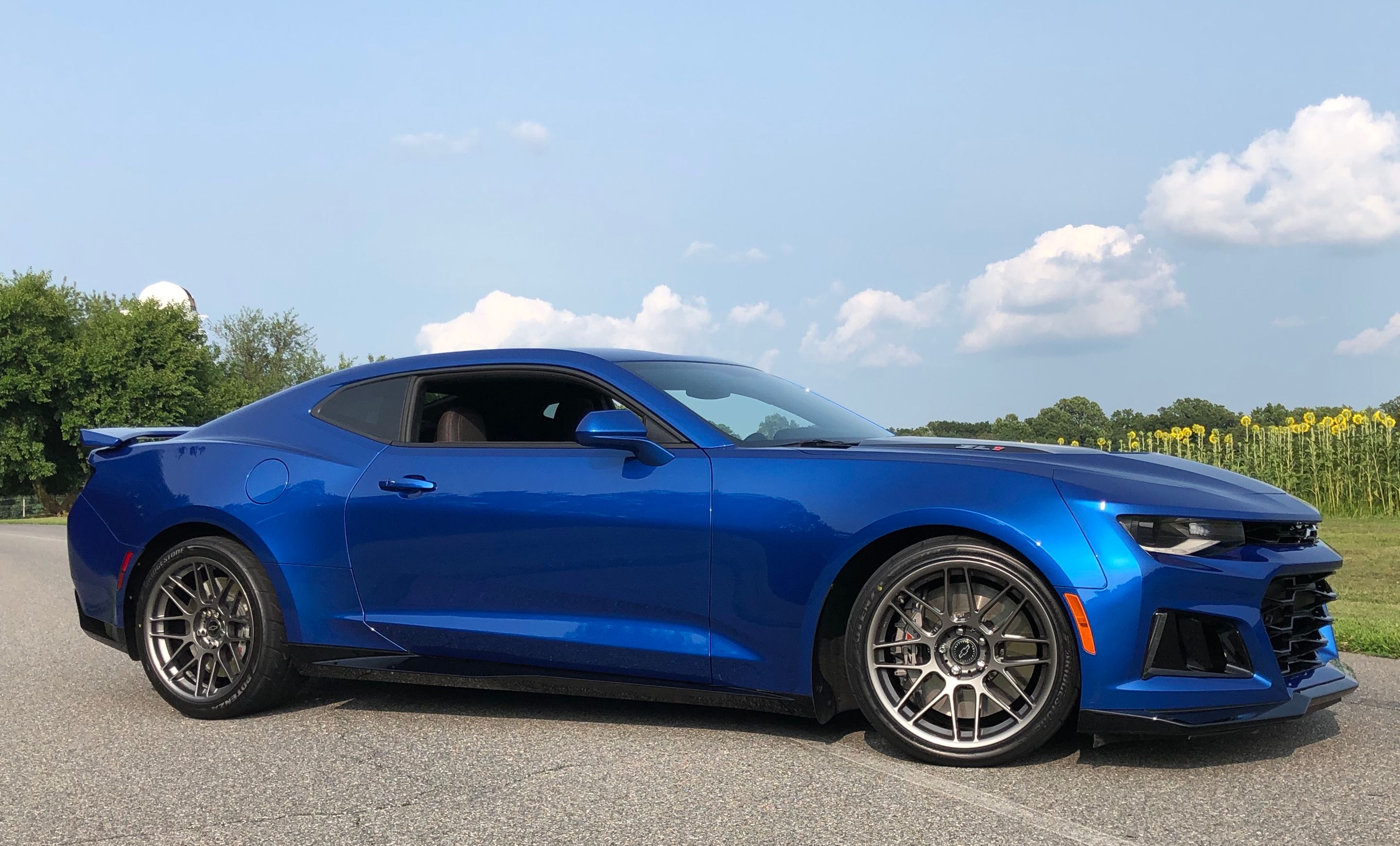 Blue Chevrolet 6th Gen Camaro ZL1 with 19" ARC-8 Apex wheels in Anthracite