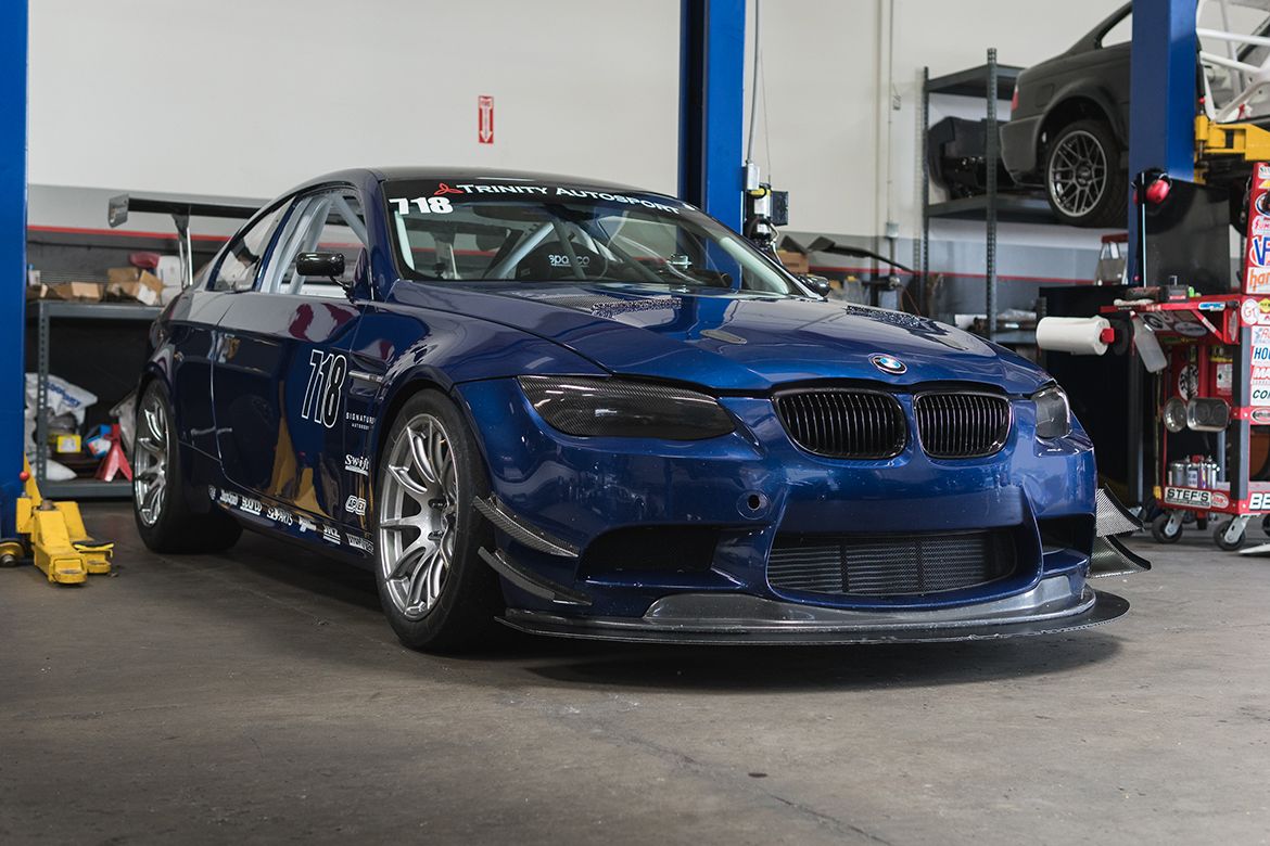 Blue BMW E92 Coupe M3 with 18" SM-10 Apex wheels in Anthracite