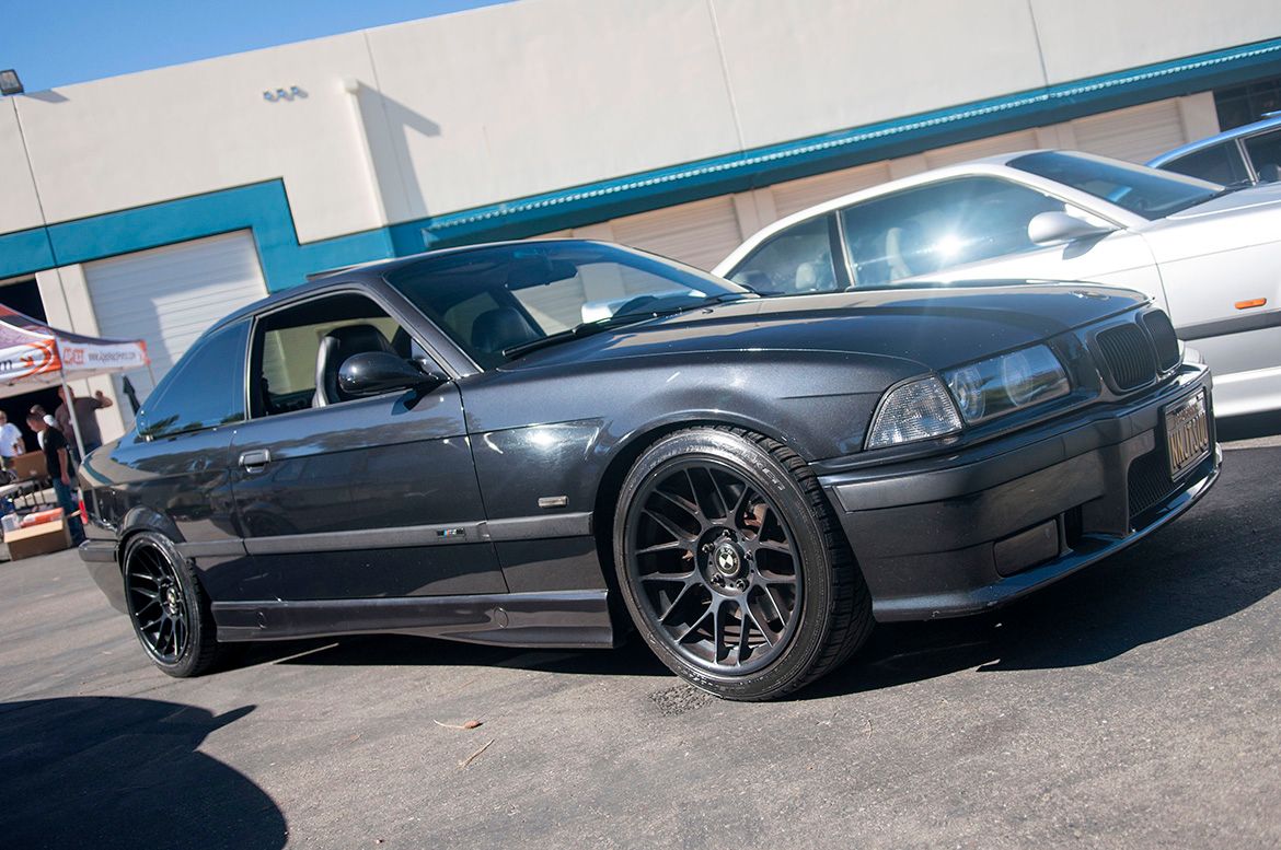Black Chevrolet 6th Gen Camaro SS with 19" ARC-8 Apex wheels in Satin Black