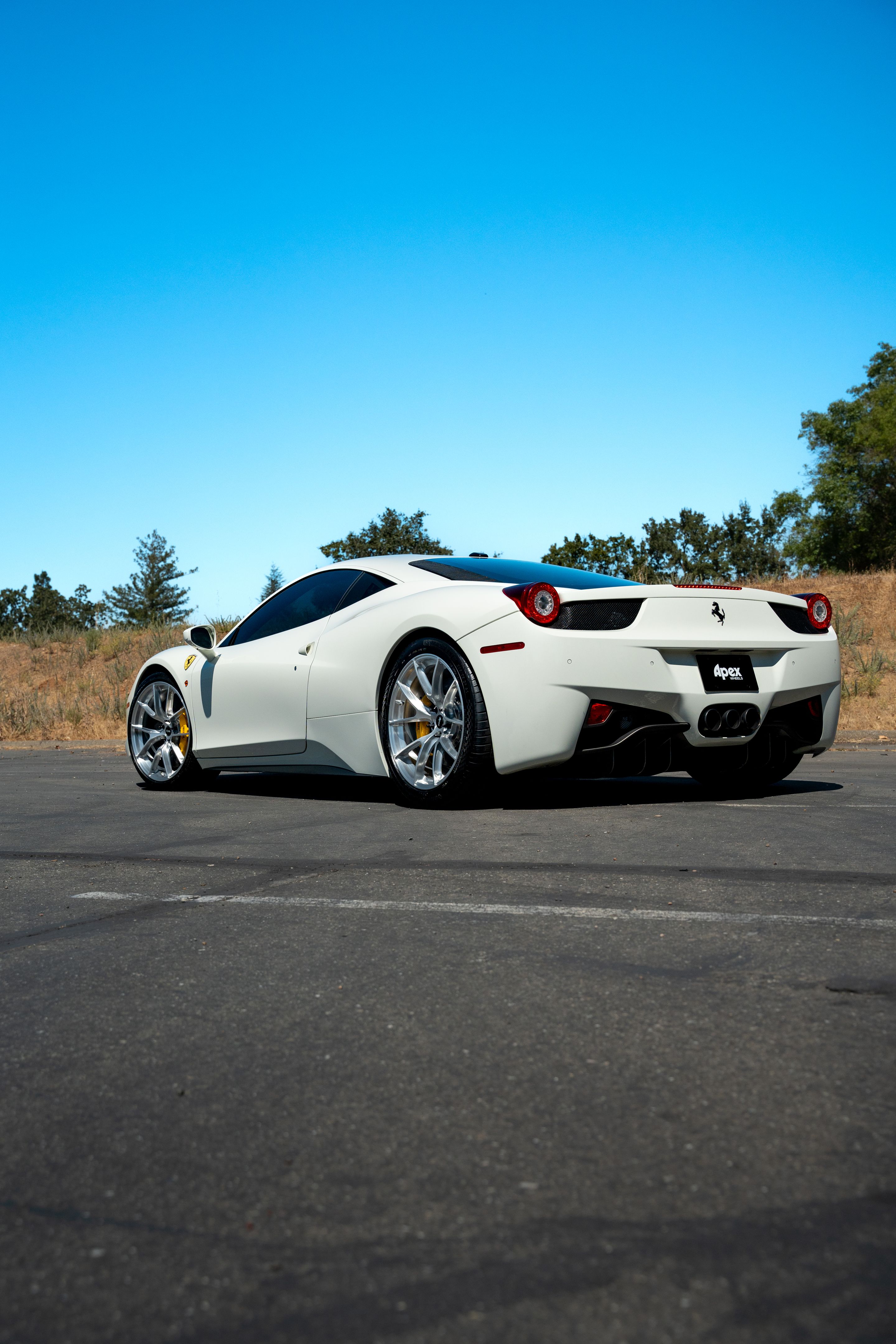 White Ferrari 458 Italia with 20" VS-5RS Apex wheels in Brushed Clear
