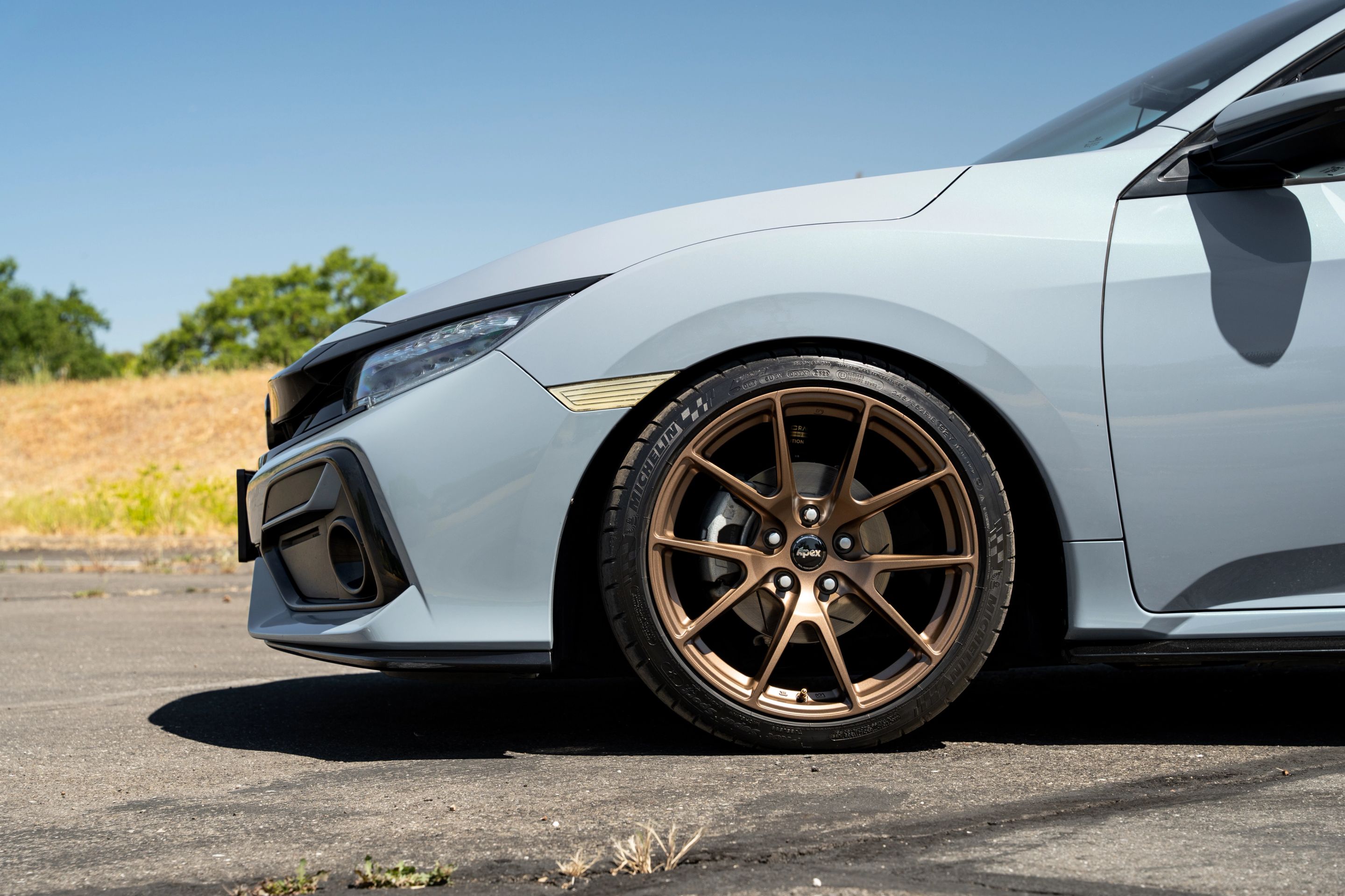Grey Honda 10th Gen Civic with 18" VS-5 Apex wheels in Satin Bronze