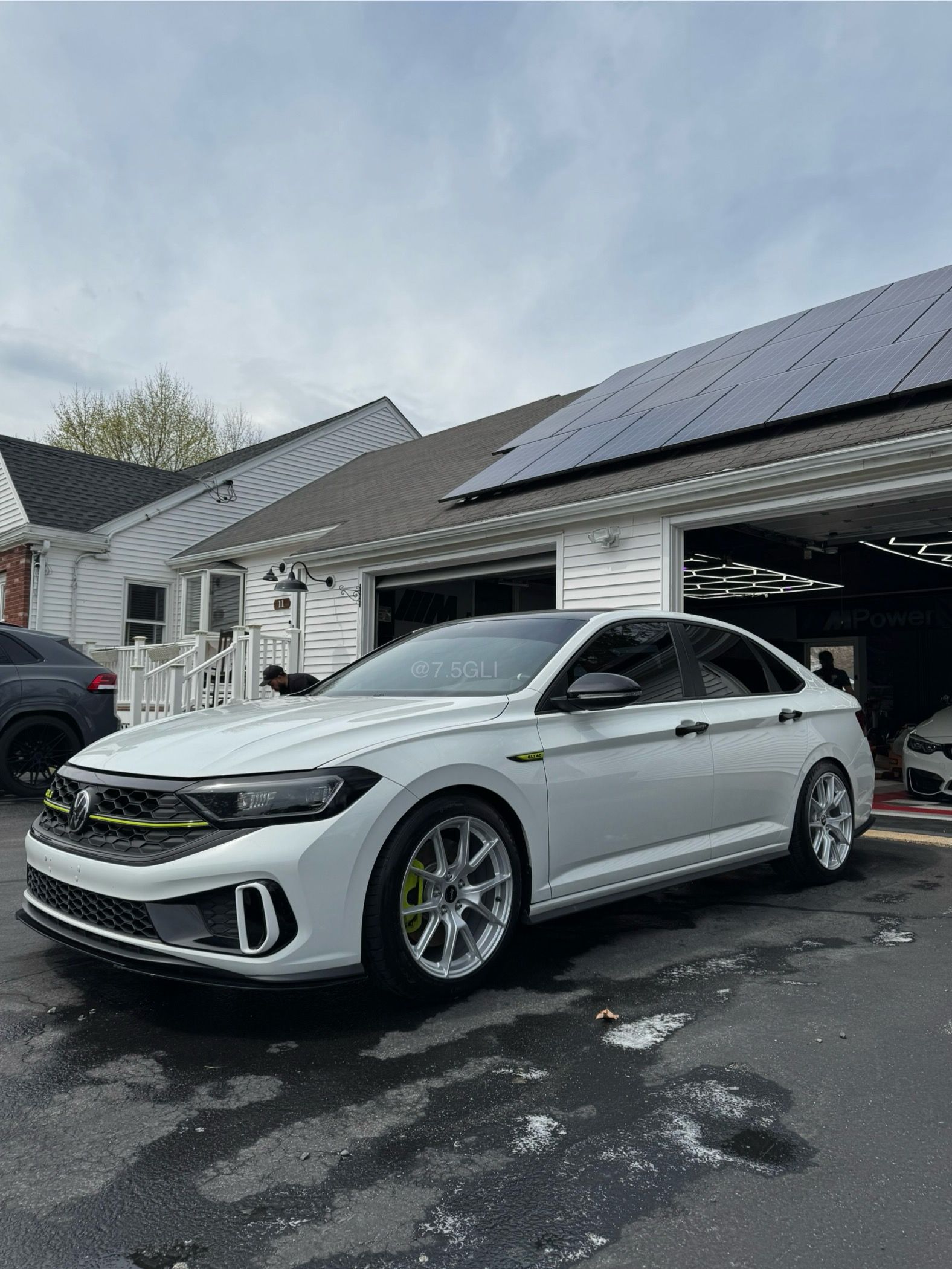 White VW Jetta/GLI - VS-5 in Race Silver