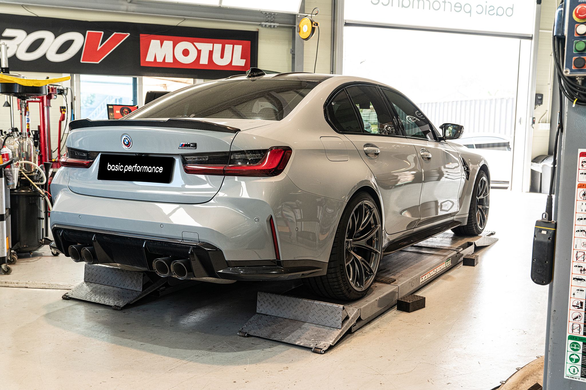 Grey BMW G80 M3 with 19"/20" VS-5RS Apex wheels in Anthracite