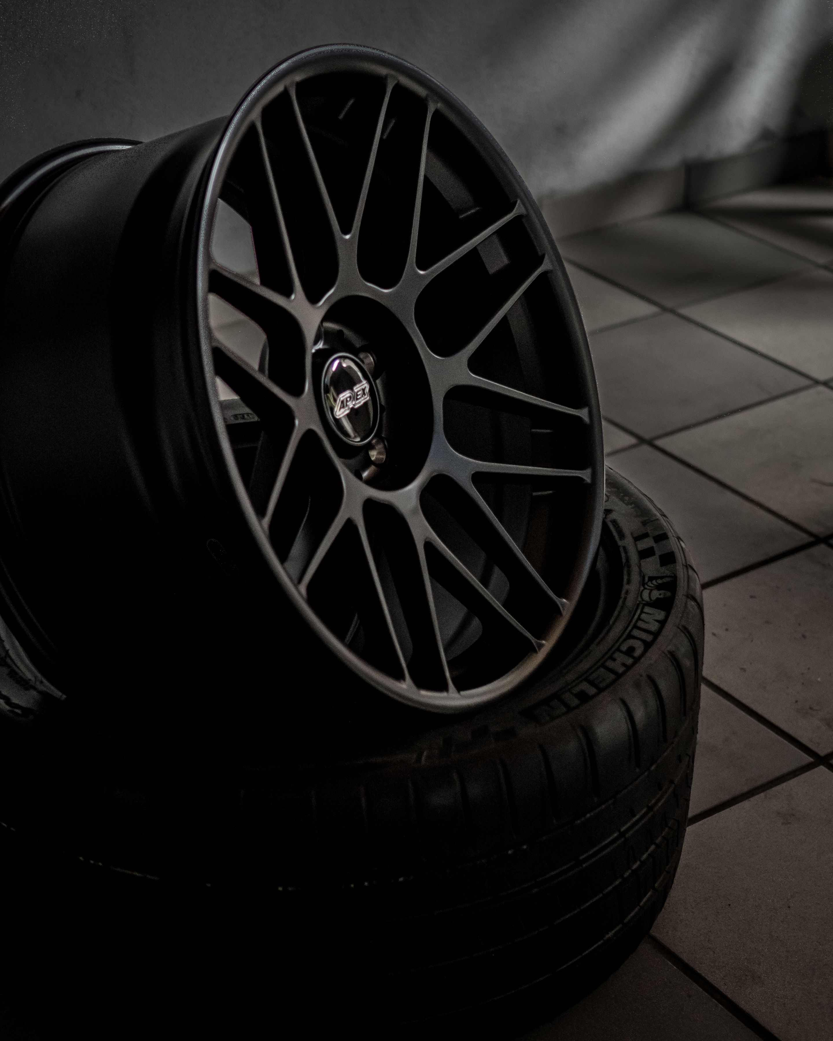 White BMW F82 Coupe M4 with 19" ARC-8 Apex wheels in Satin Black