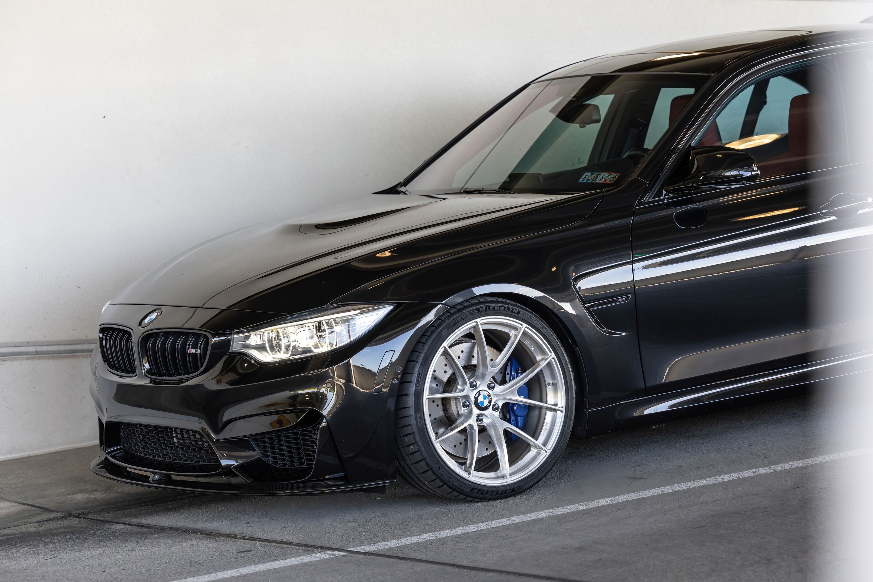Black BMW F80 M3 with 20" VS-5RS Apex wheels in Brushed Clear
