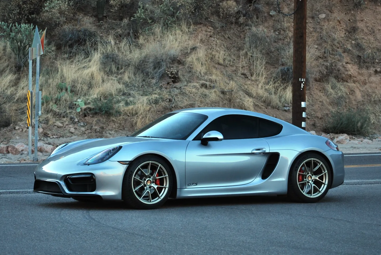 Porsche 981 Cayman GTS with 19