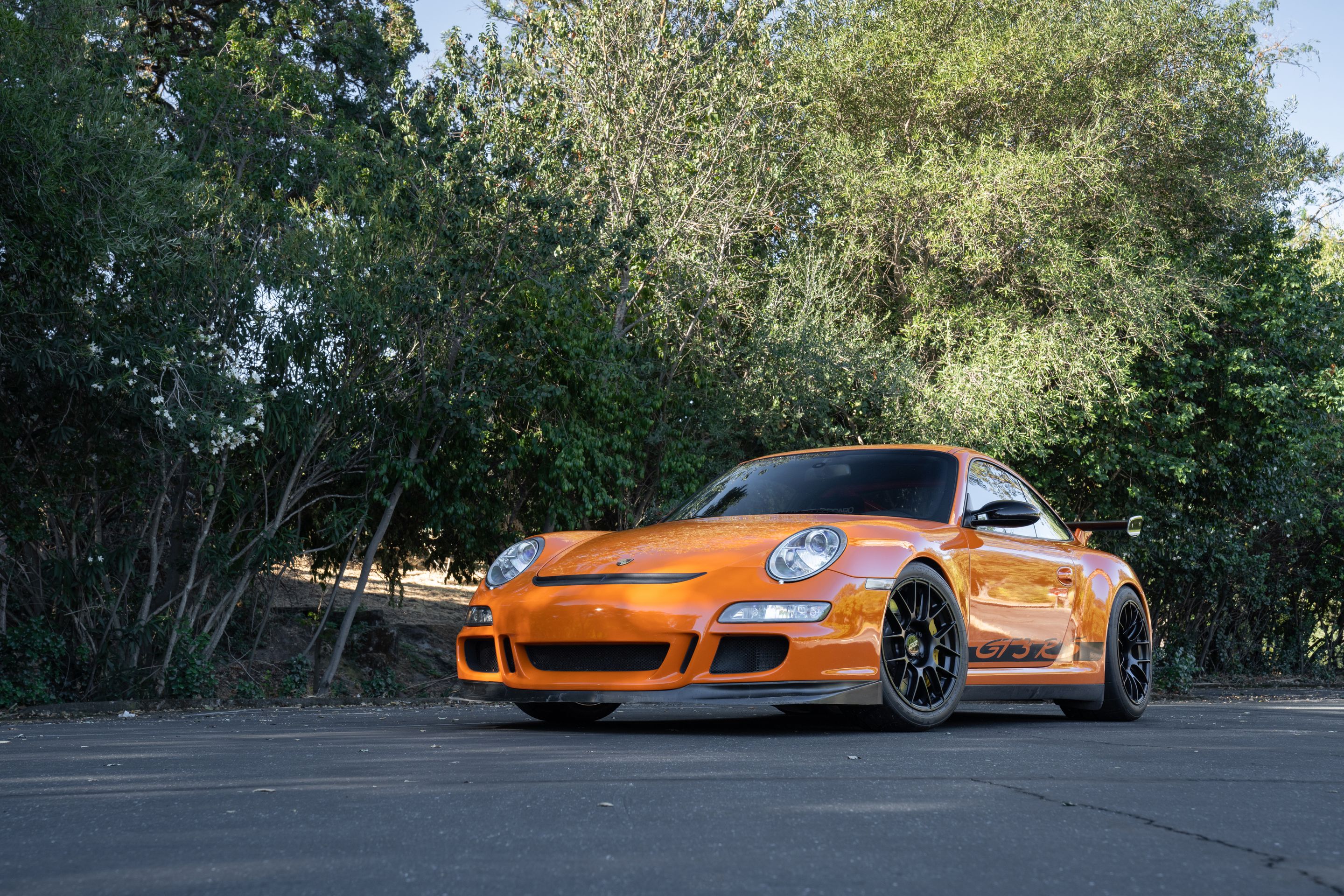 Orange Porsche 911 997 GT3 RS with 18" EC-7RS Apex wheels in Satin Black