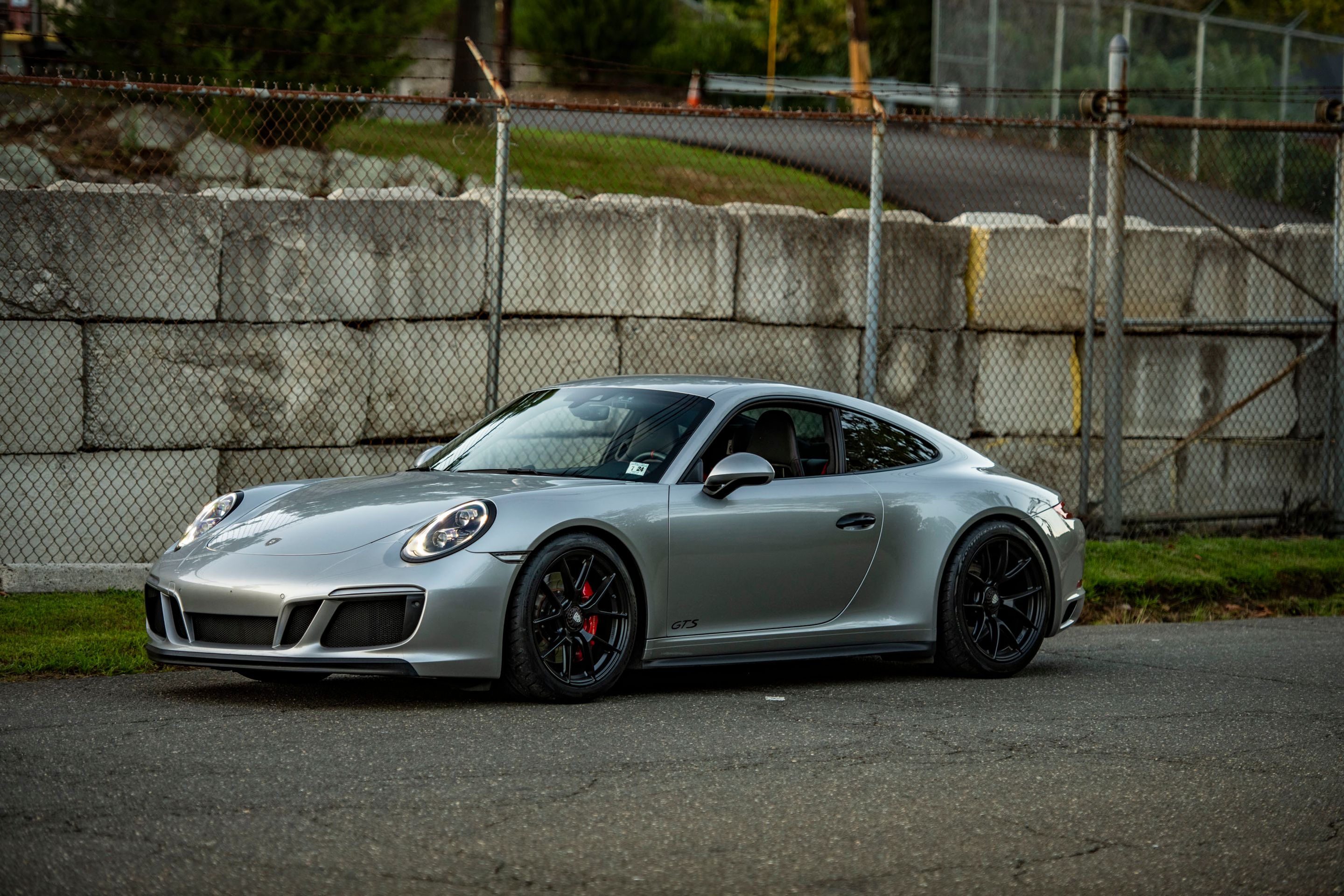 Grey Porsche 911 991.2 Carrera GTS with 19" VS-5RS Apex wheels in Satin Black