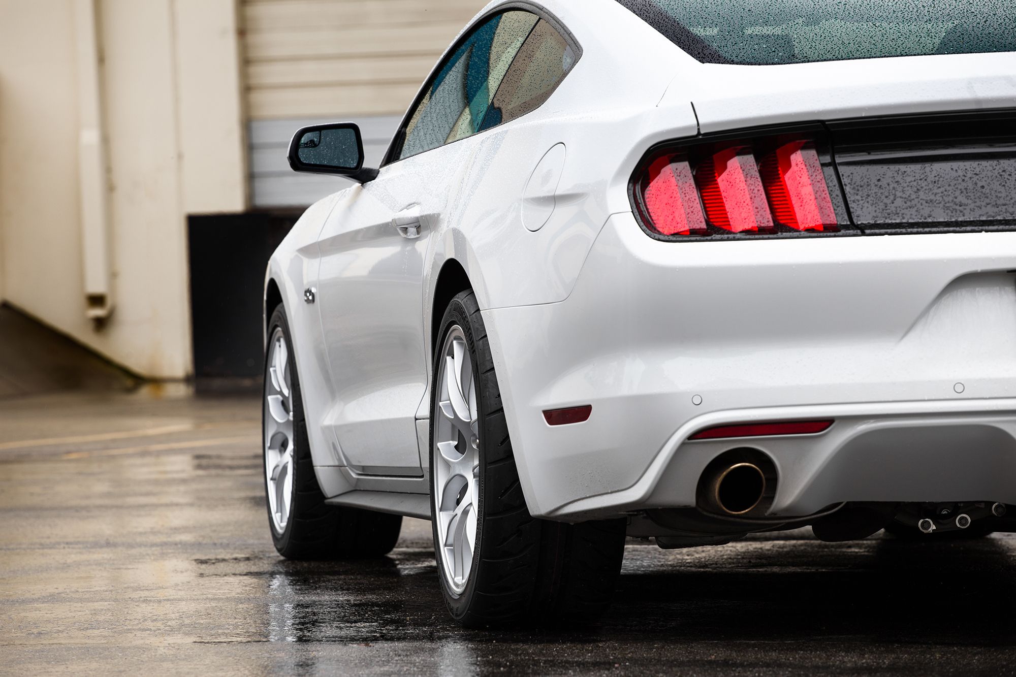 White Ford S550 Mustang GT with 19" EC-7 Apex wheels in Race Silver