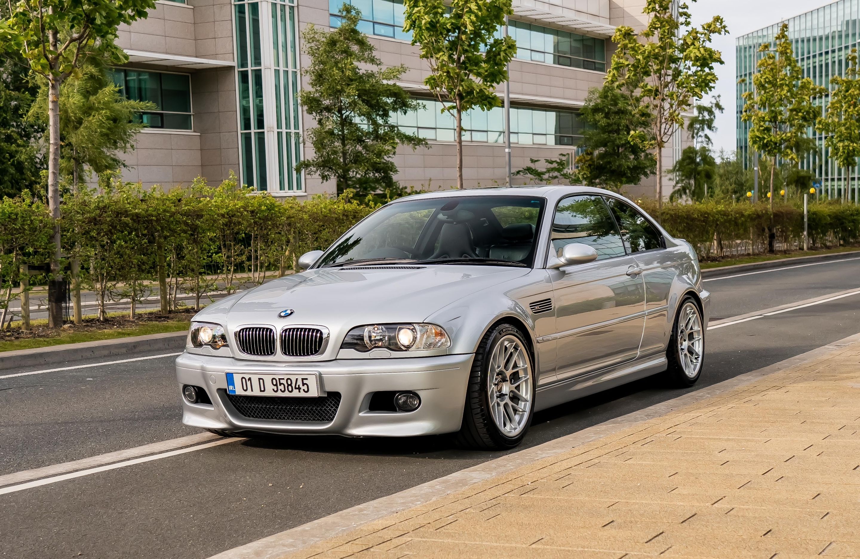 Silver BMW E46 M3 with 18" ARC-8 Apex wheels in Race Silver