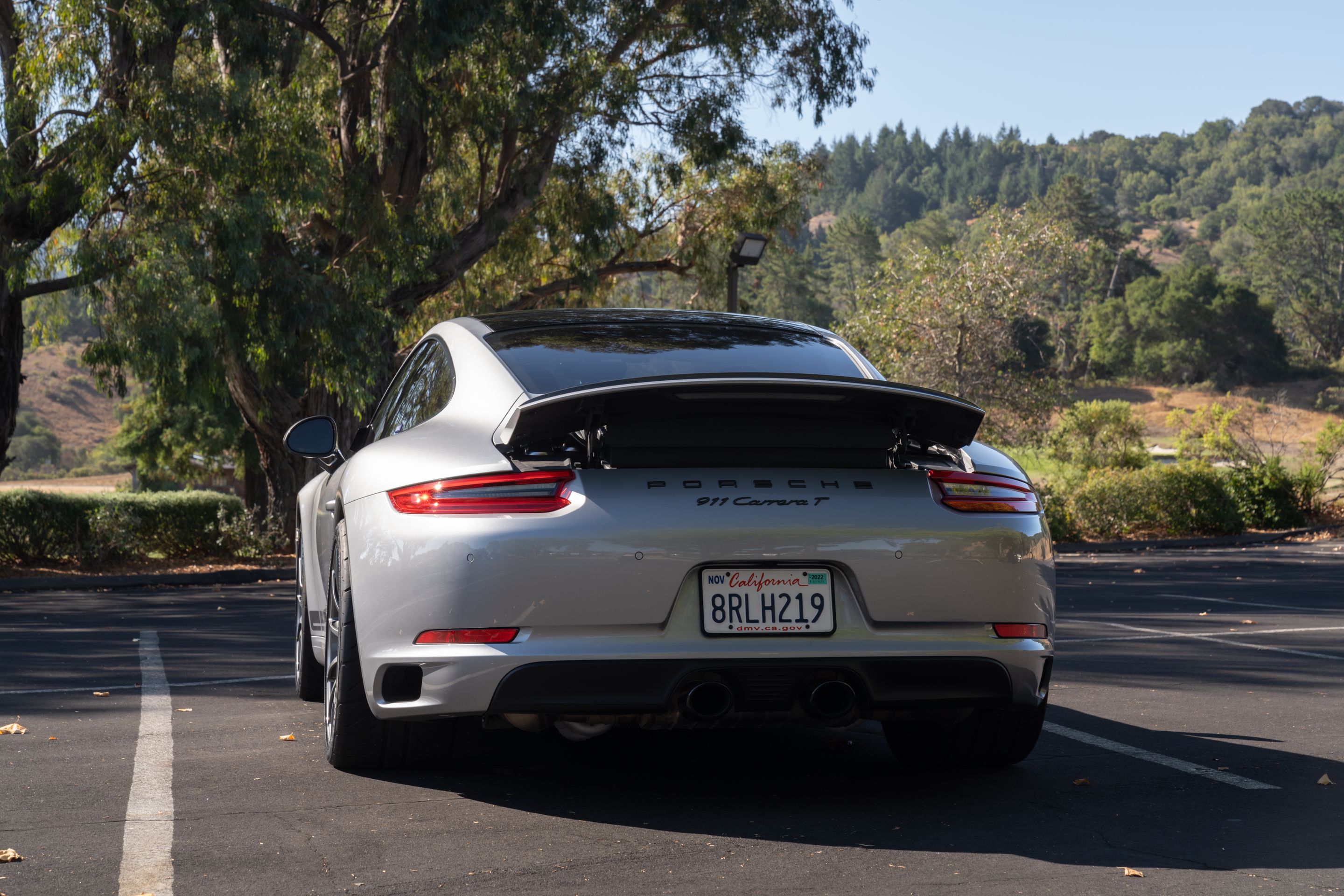 Silver Porsche 911 991.2 Carrera T with 19" SM-10 Apex wheels in Anthracite
