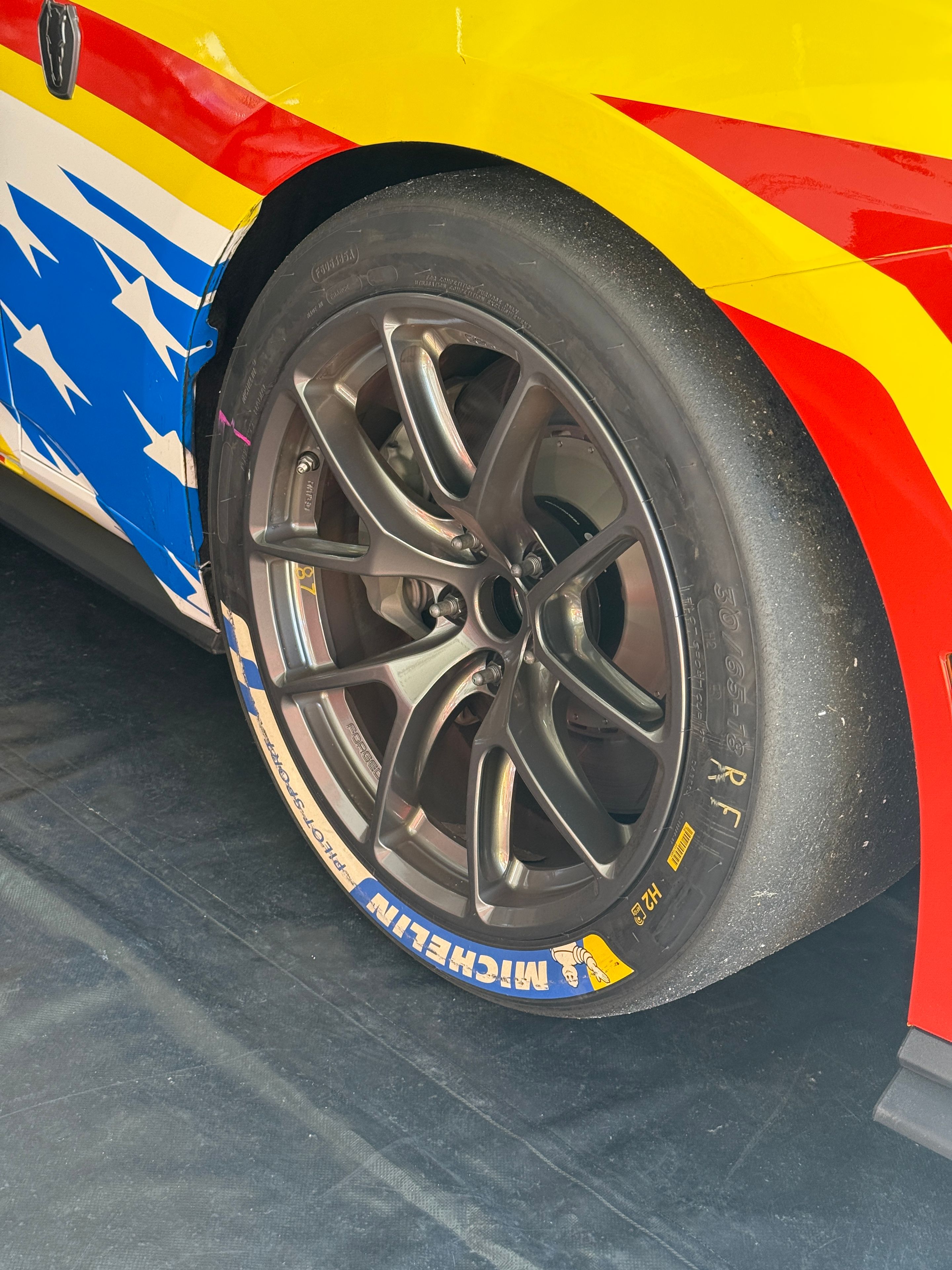 Yellow Ford Performance Mustang Dark Horse R with 18" VS-5RE Apex wheels in Anthracite
