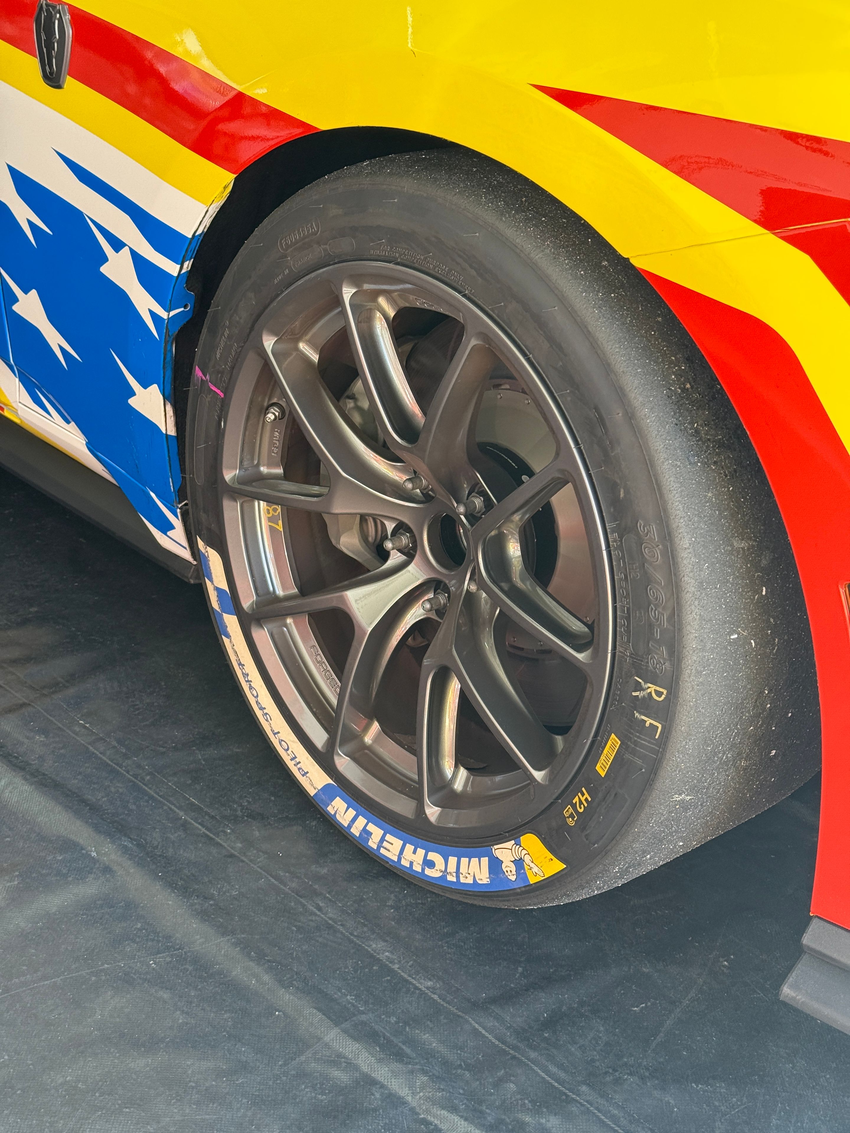 Yellow Ford Performance Mustang Dark Horse R with 18" VS-5RE Apex wheels in Anthracite