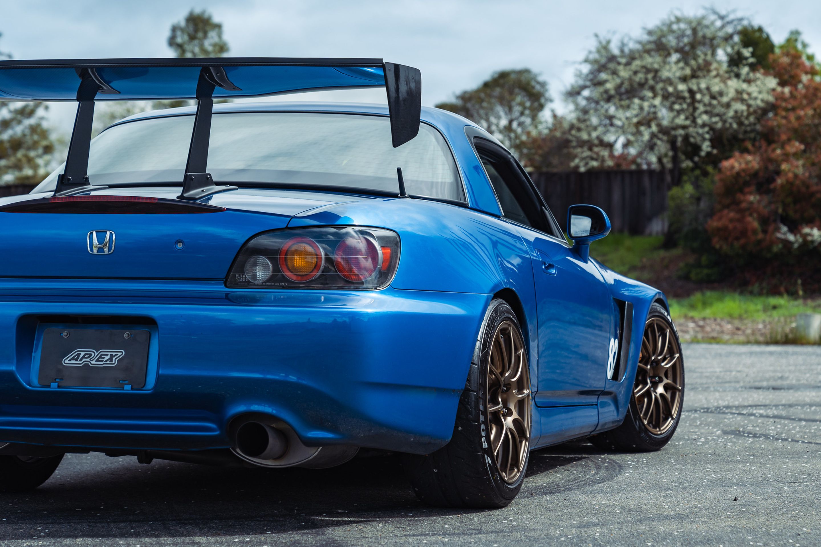 Blue Honda S2000 with 17" SM-10RS Apex wheels in Satin Bronze