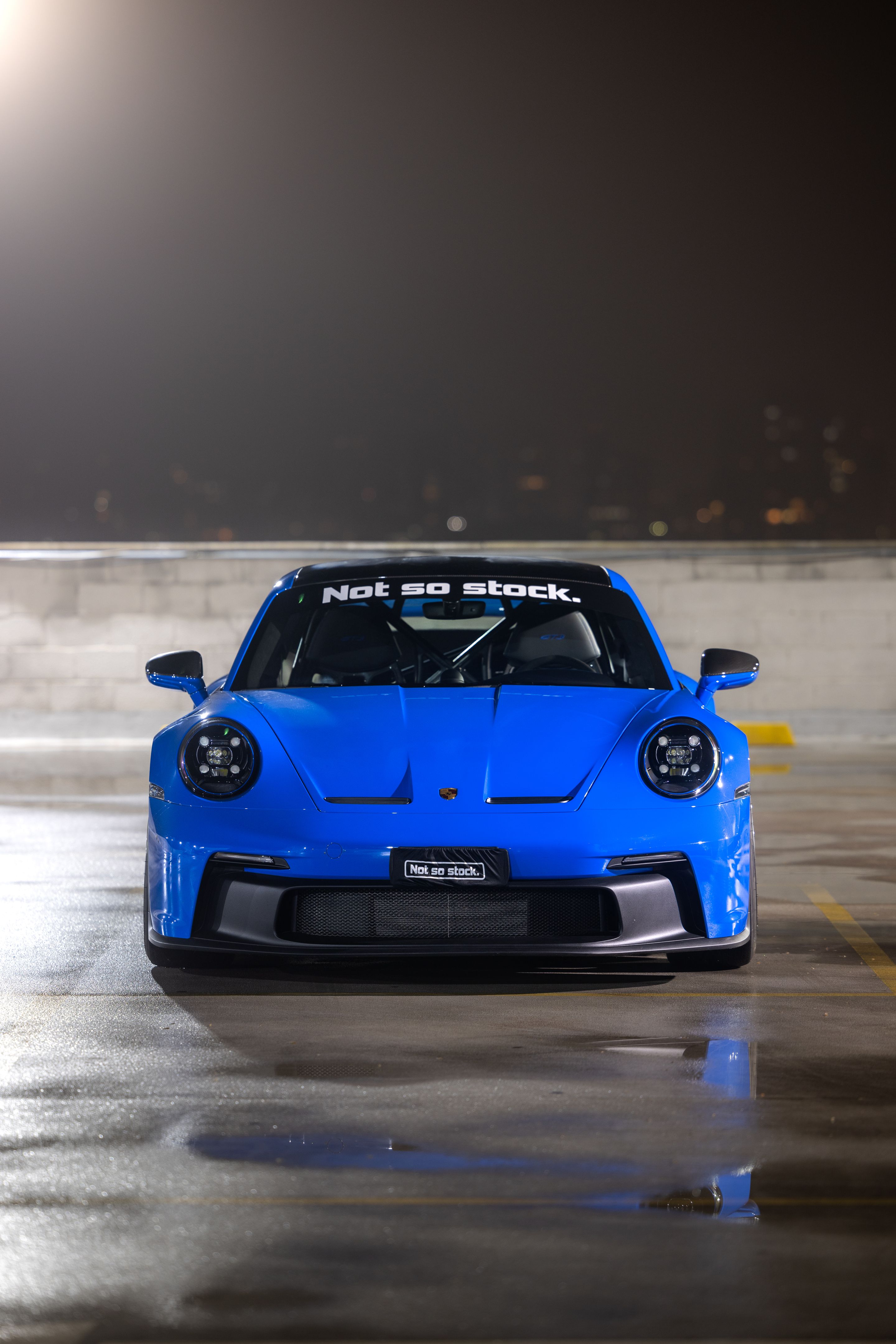 Blue Porsche 911 992.1 GT3 with 19" VS-5RS Apex wheels in Anthracite